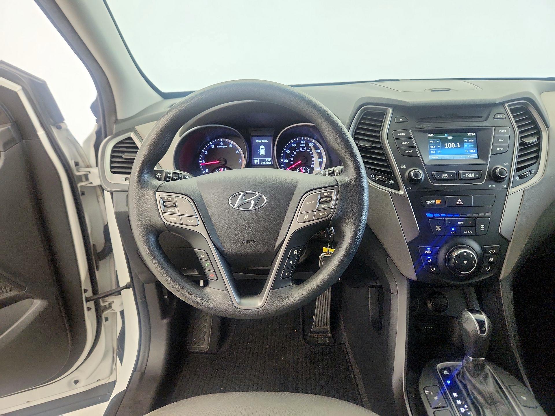 Thumbnail: 2016 Hyundai Santa Fe - 10