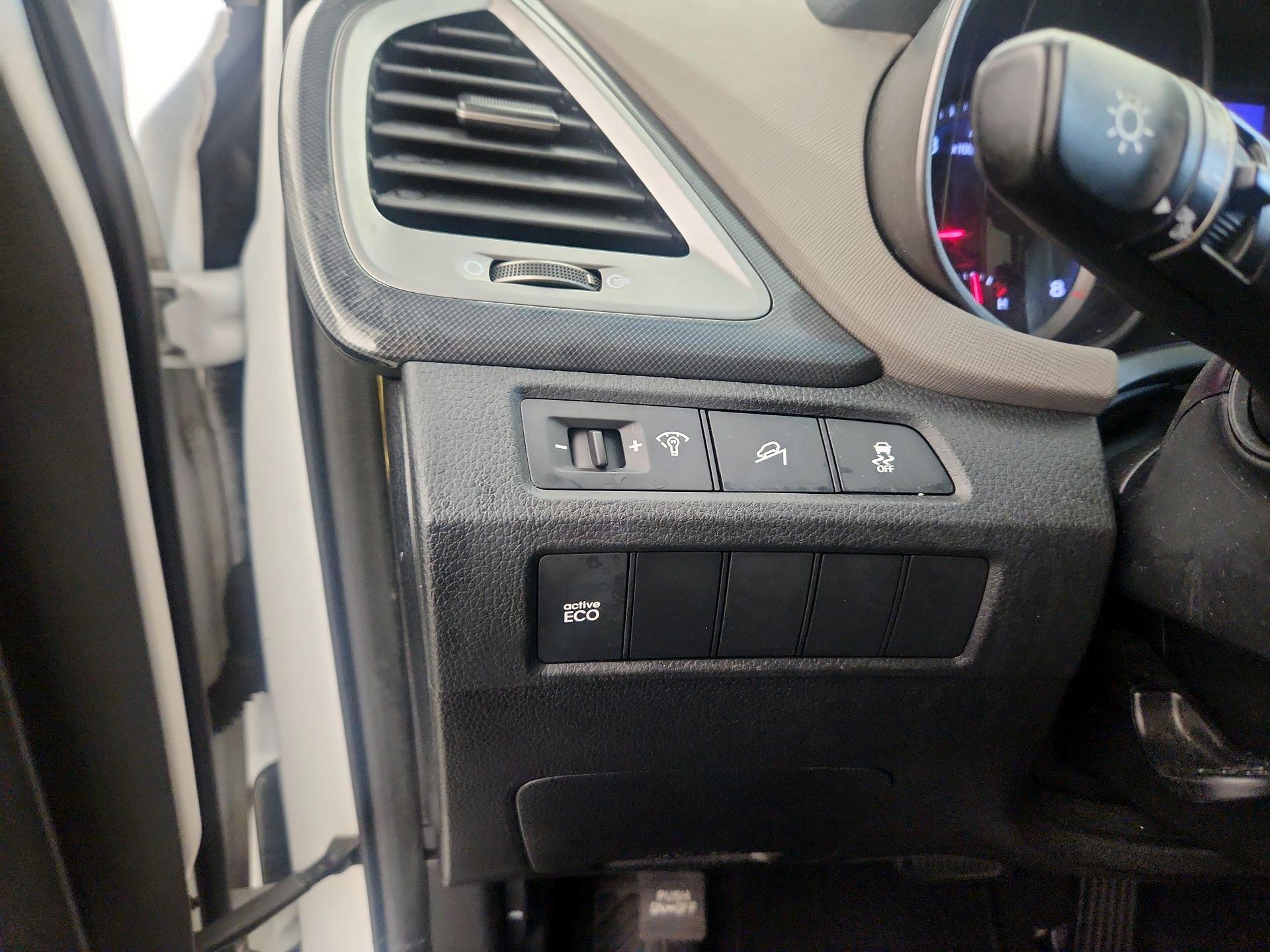 Thumbnail: 2016 Hyundai Santa Fe - 13