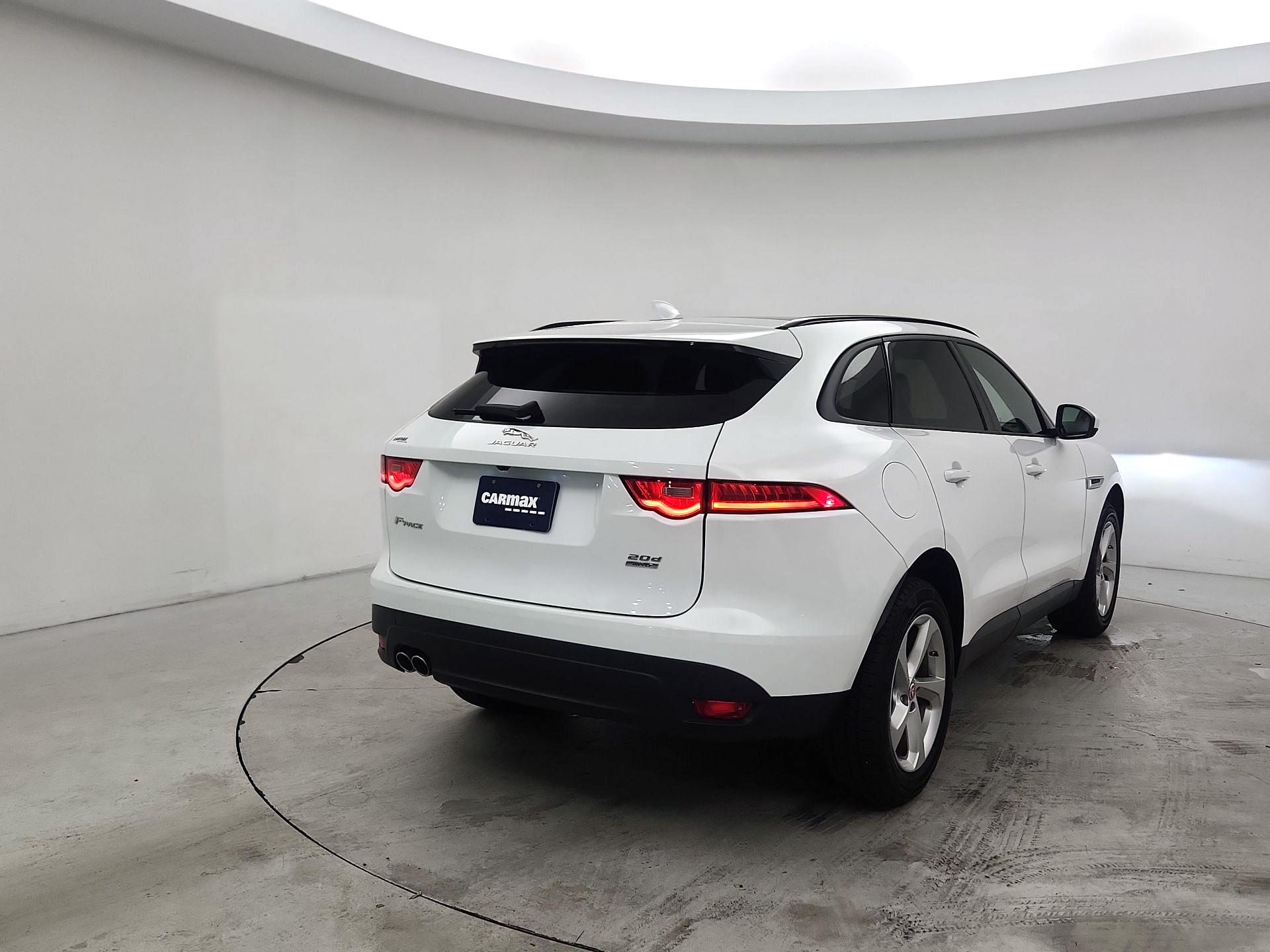Thumbnail: 2017 Jaguar F-Pace - 5