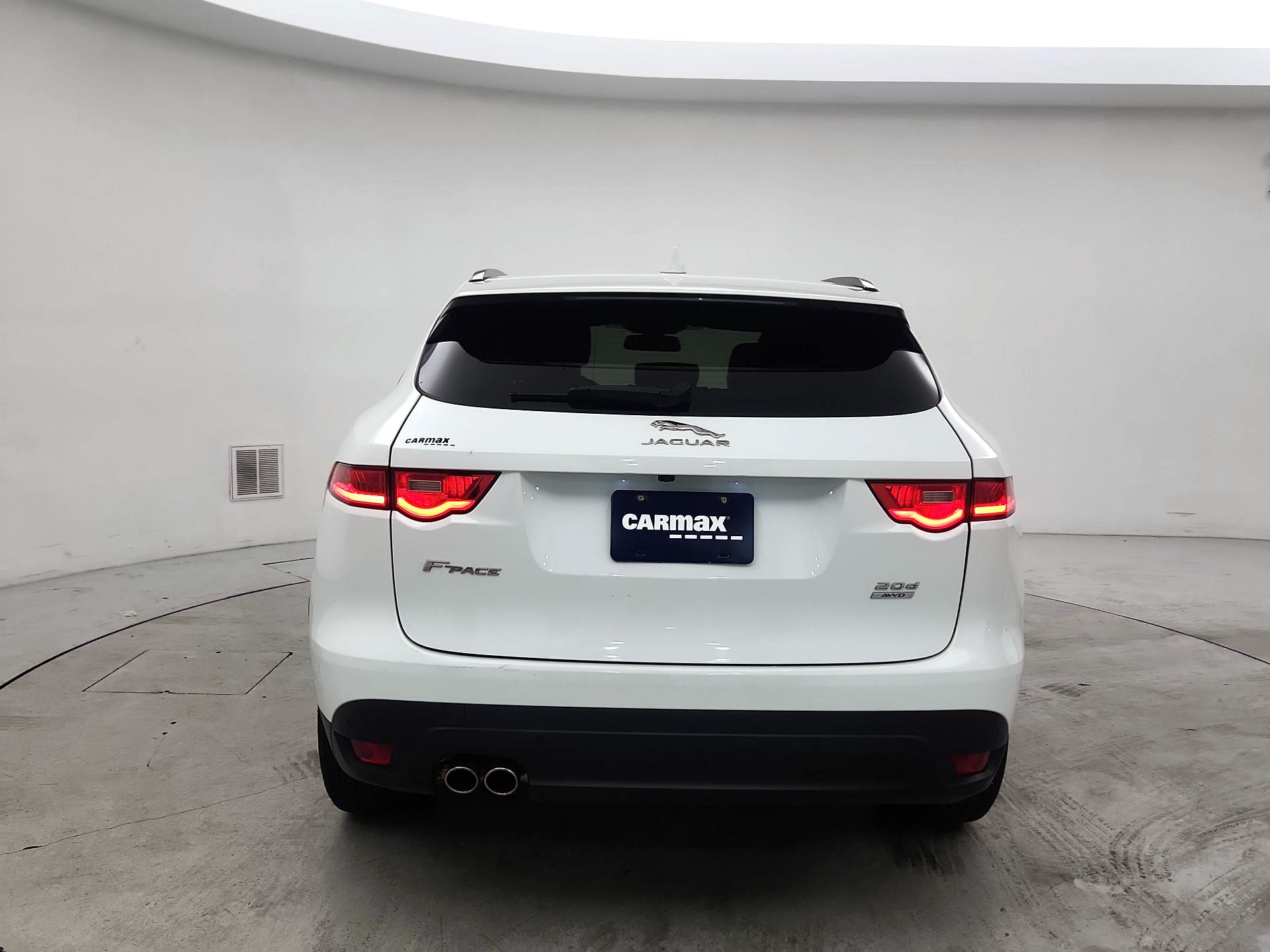 Thumbnail: 2017 Jaguar F-Pace - 6