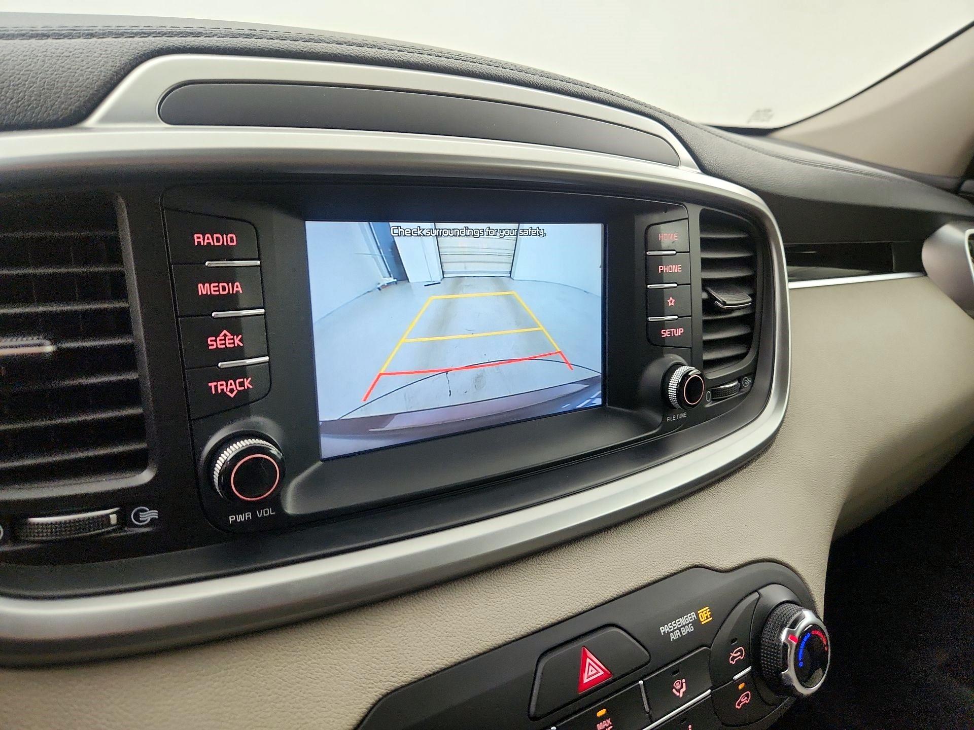 Thumbnail: 2020 Kia Sorento - 14