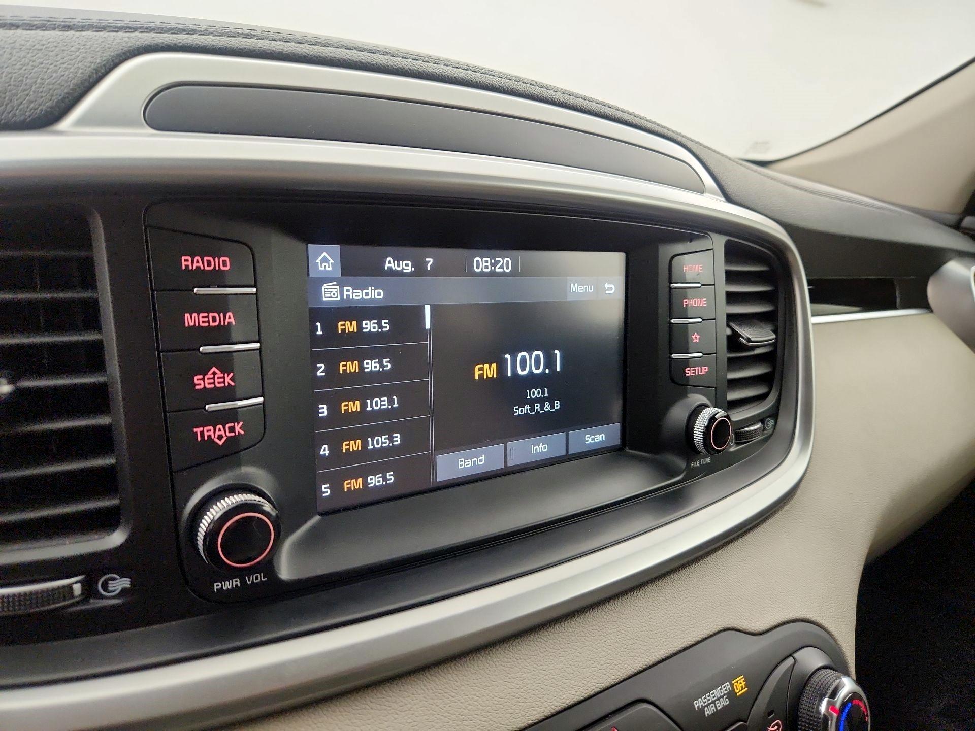 Thumbnail: 2020 Kia Sorento - 15