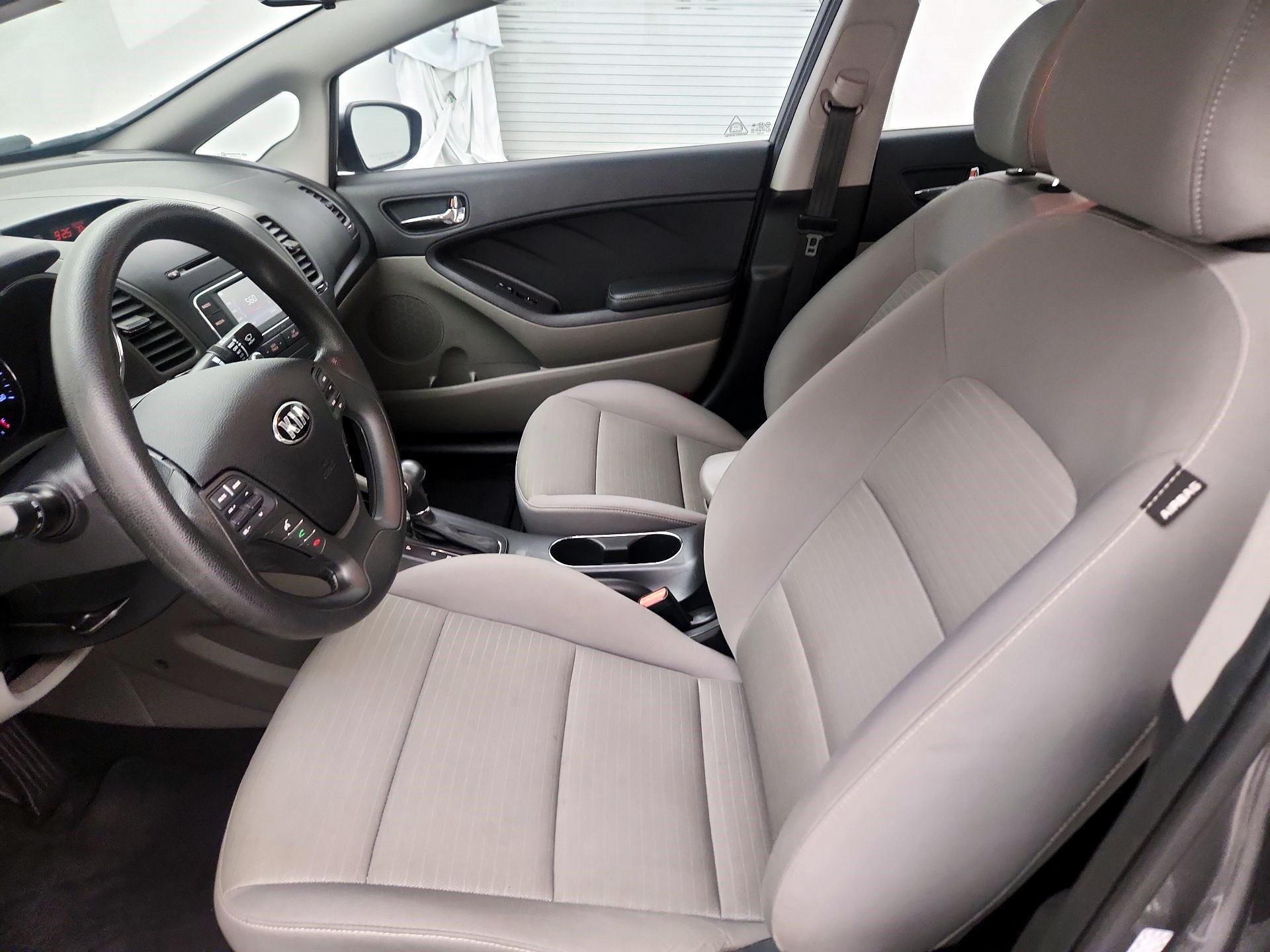 Thumbnail: 2016 Kia Forte - 11