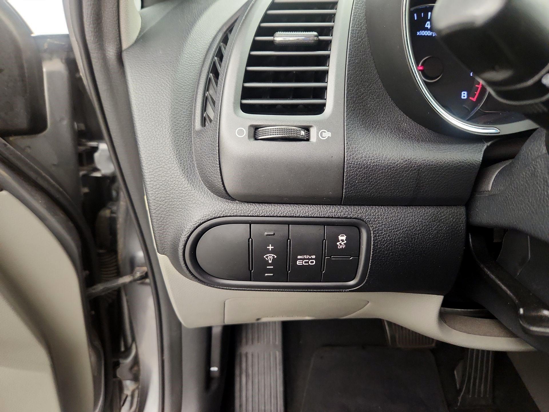 Thumbnail: 2016 Kia Forte - 13