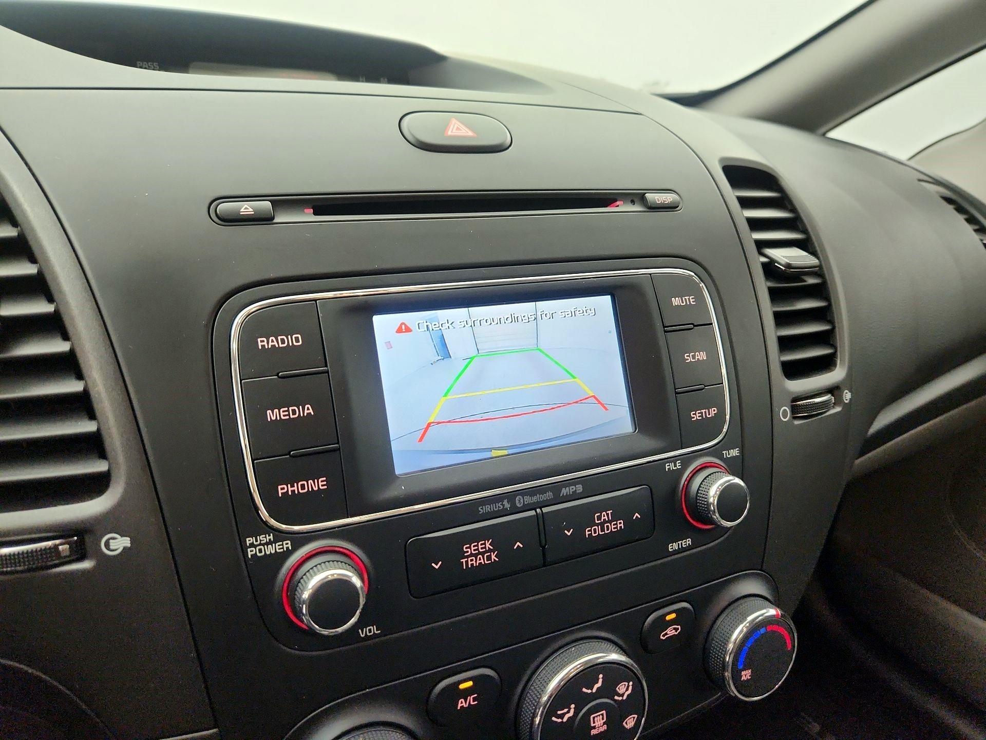 Thumbnail: 2016 Kia Forte - 14