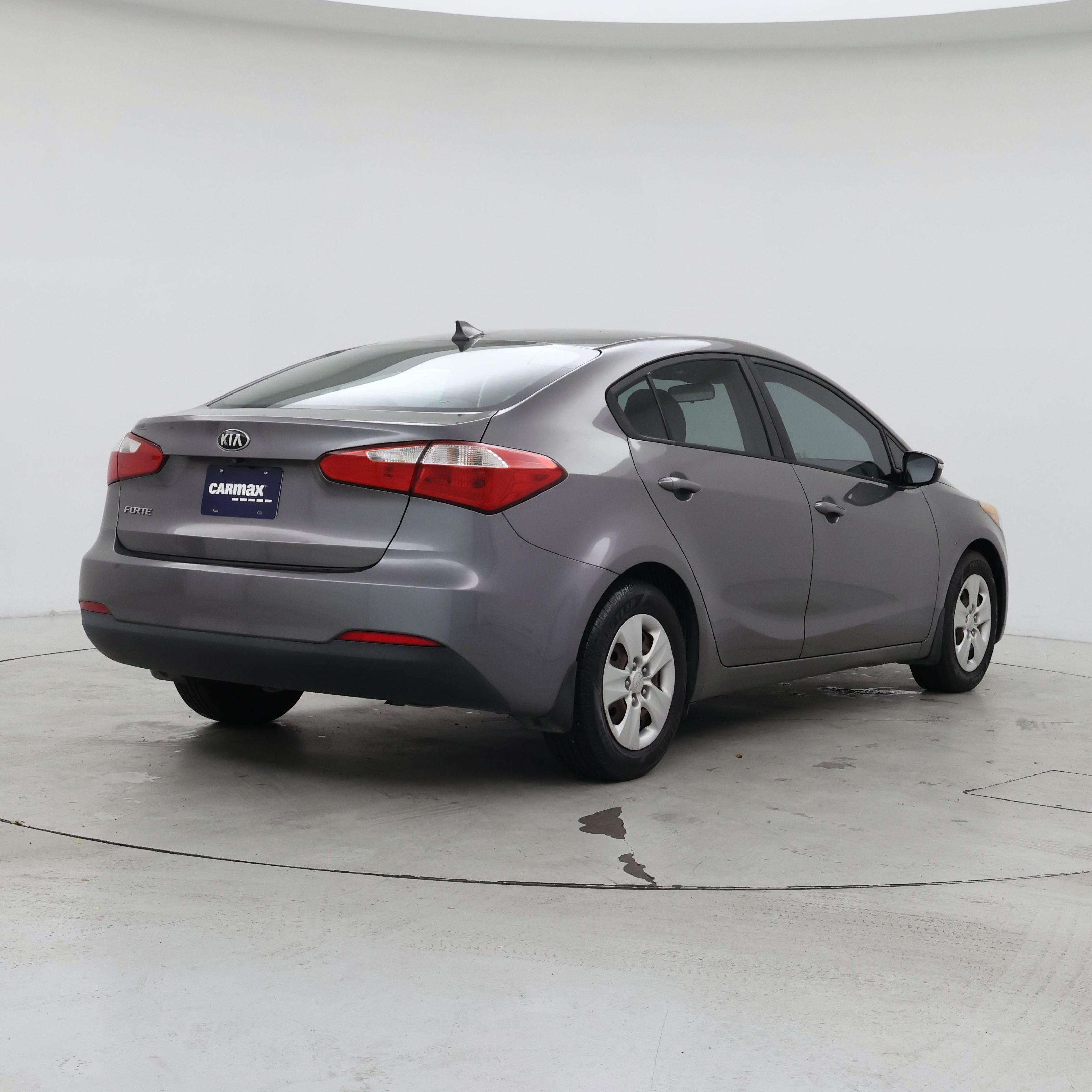 Thumbnail: 2016 Kia Forte - 8