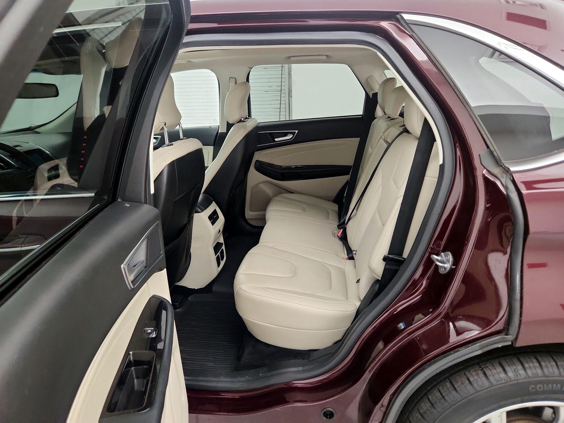 Thumbnail: 2018 Ford Edge - 18
