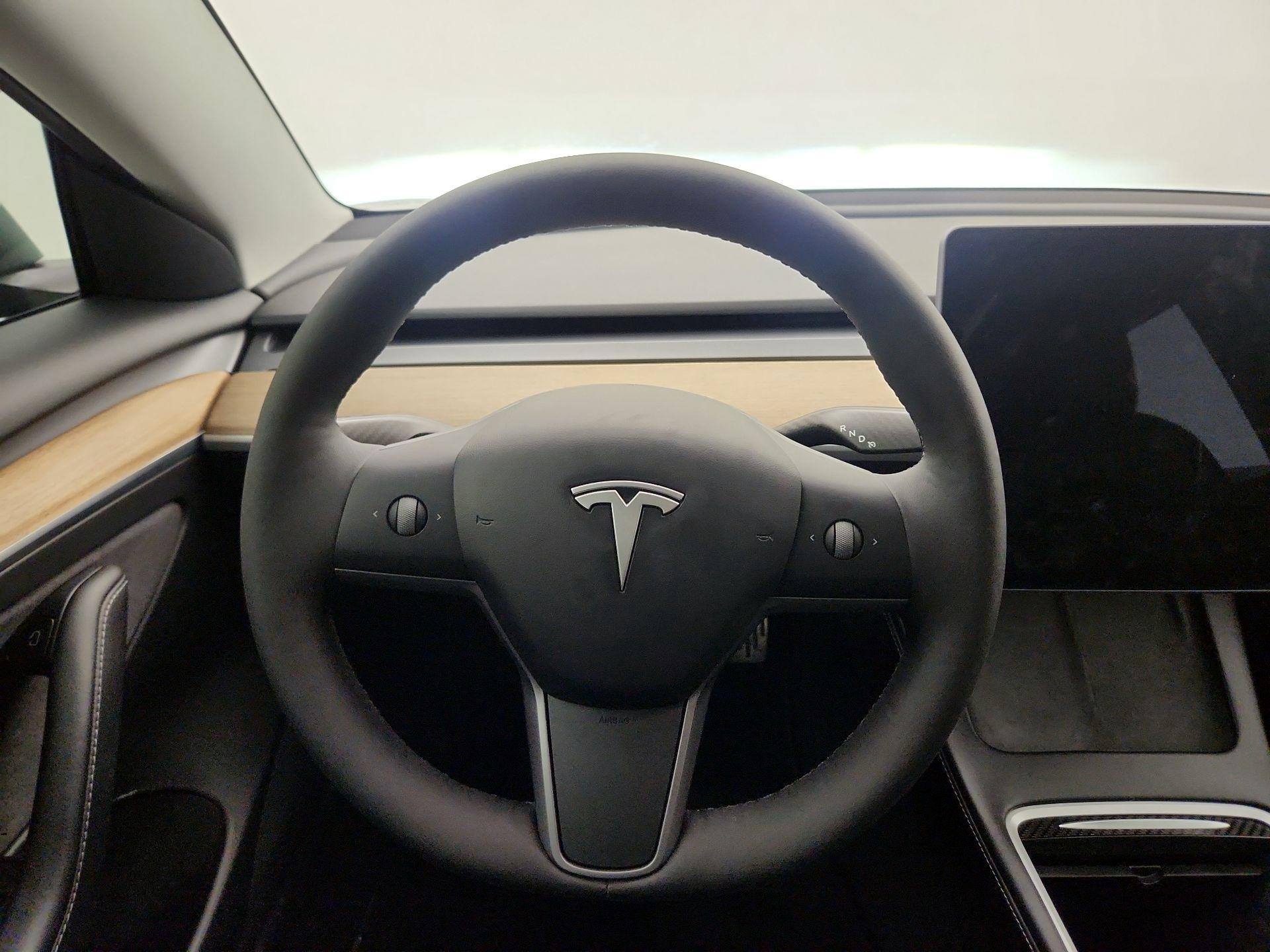 Thumbnail: 2021 Tesla Model 3 - 10