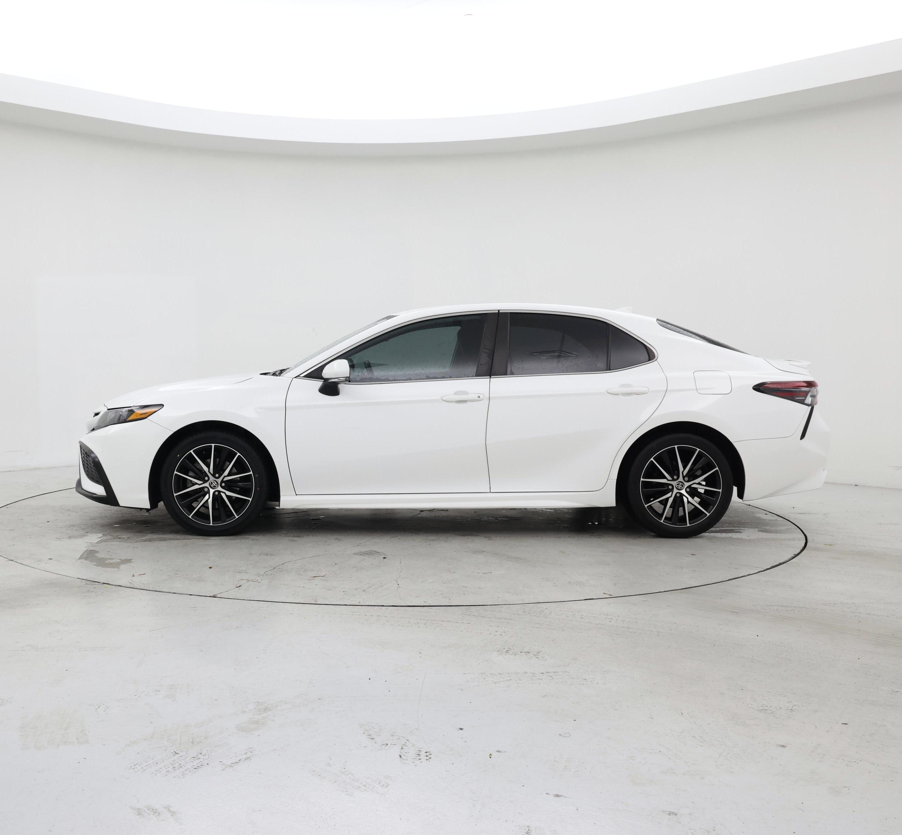 Thumbnail: 2022 Toyota Camry - 3