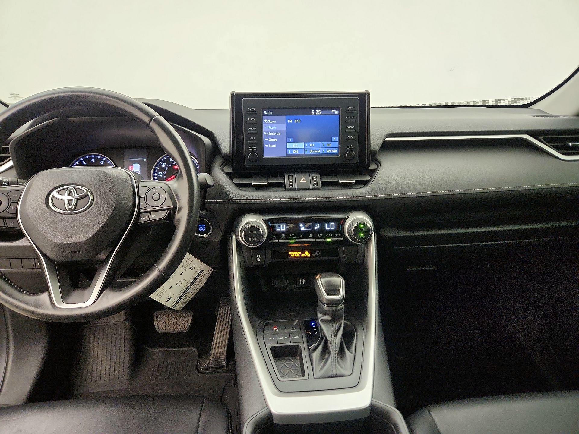 Thumbnail: 2019 Toyota RAV4 - 9