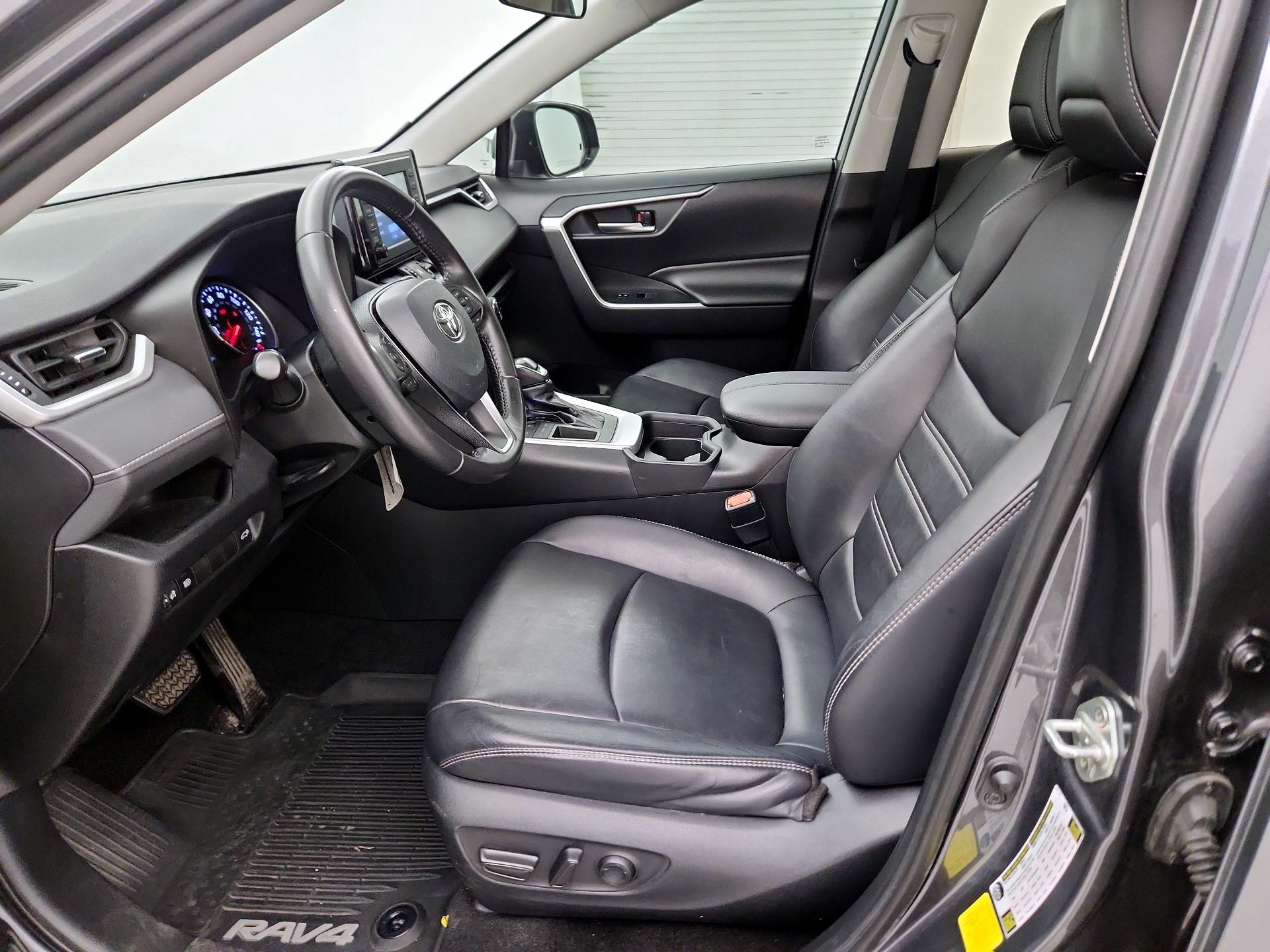 Thumbnail: 2019 Toyota RAV4 - 11