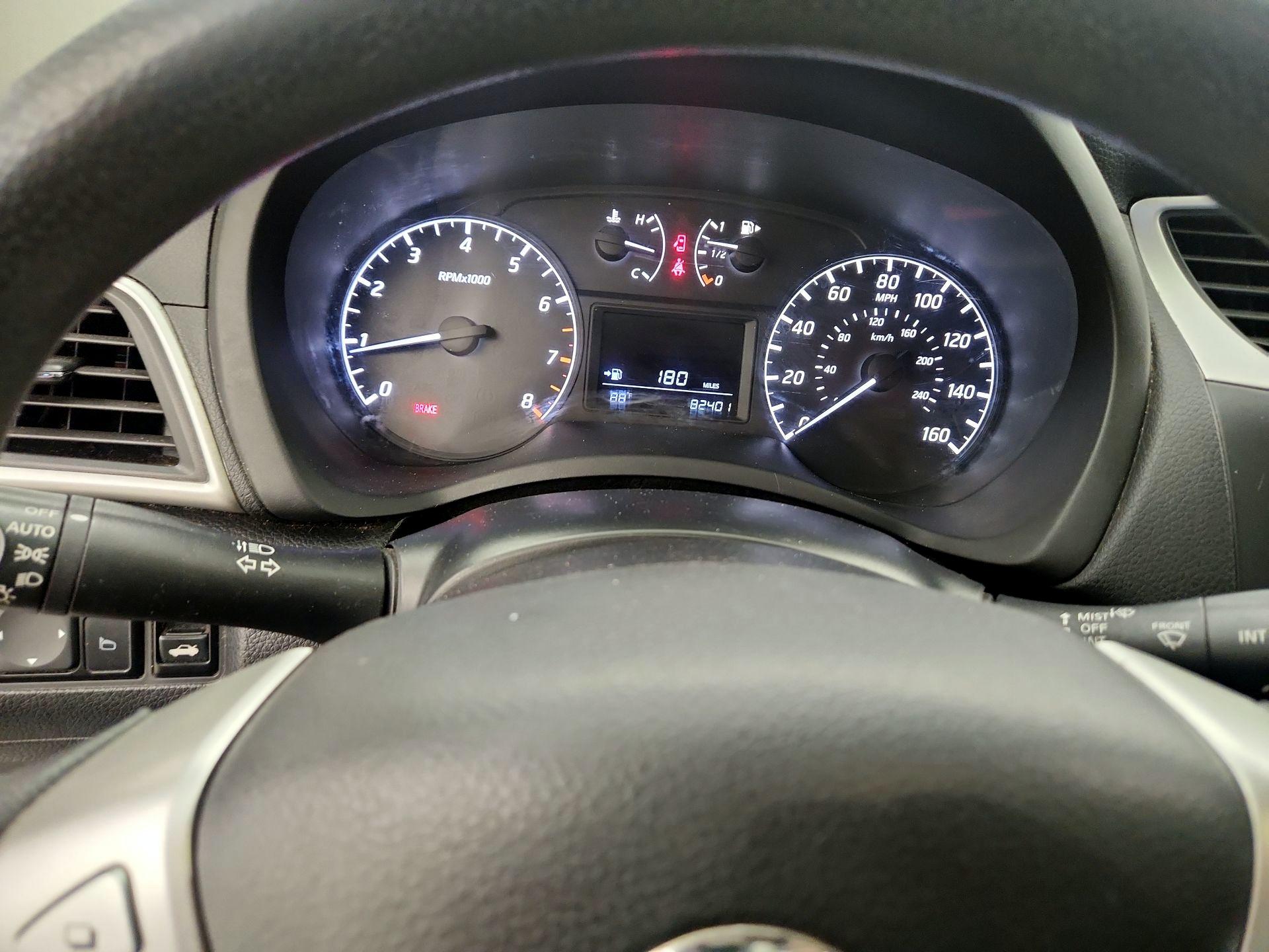 Thumbnail: 2016 Nissan Sentra - 10