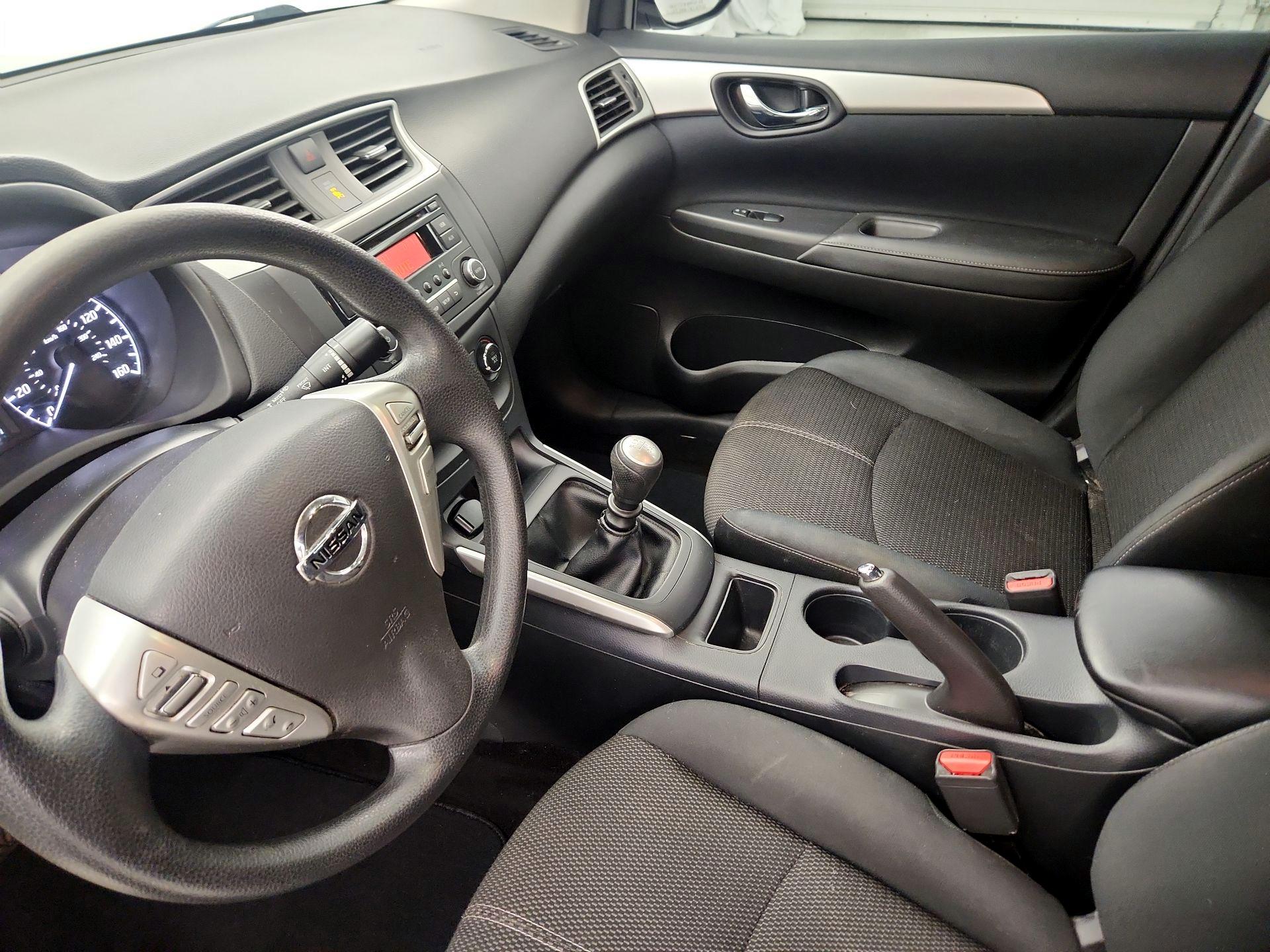 Thumbnail: 2016 Nissan Sentra - 11