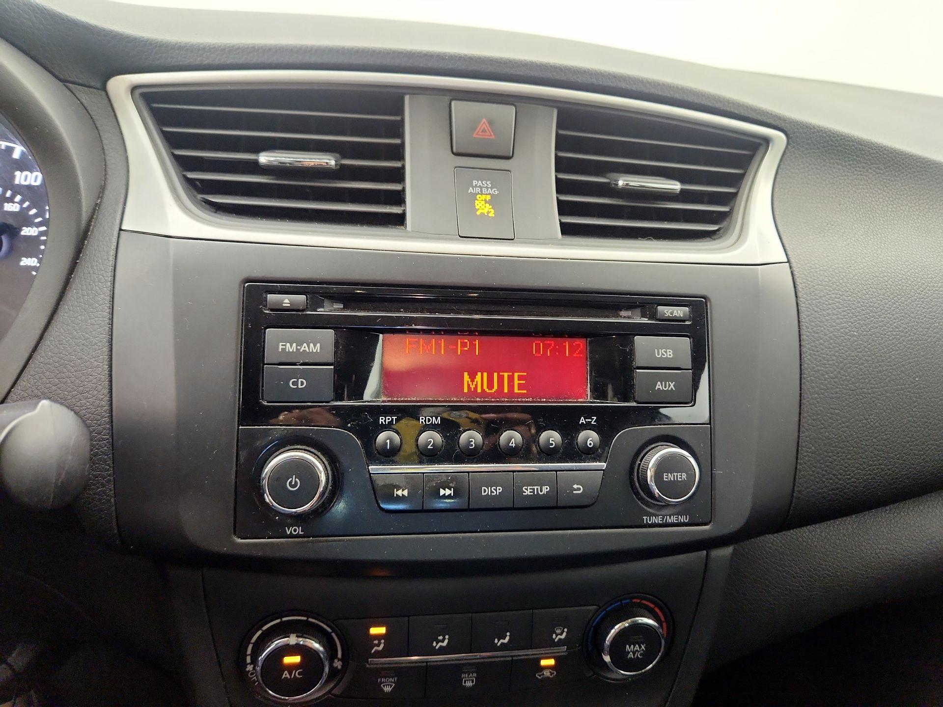 Thumbnail: 2016 Nissan Sentra - 15