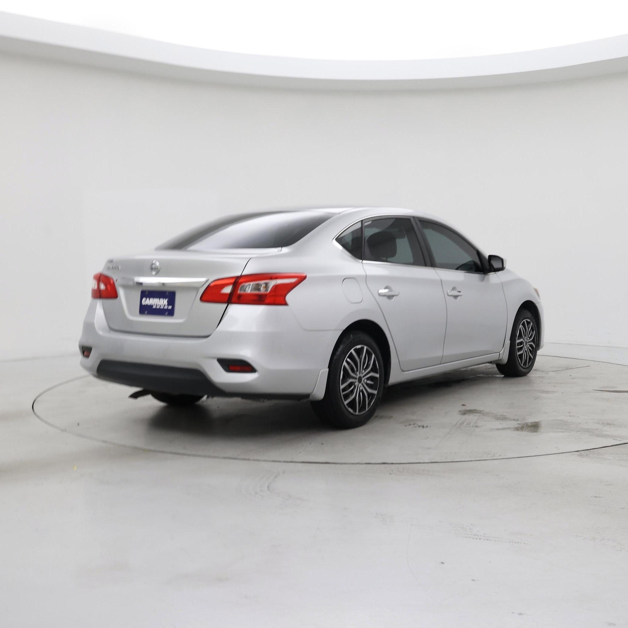 Thumbnail: 2016 Nissan Sentra - 8