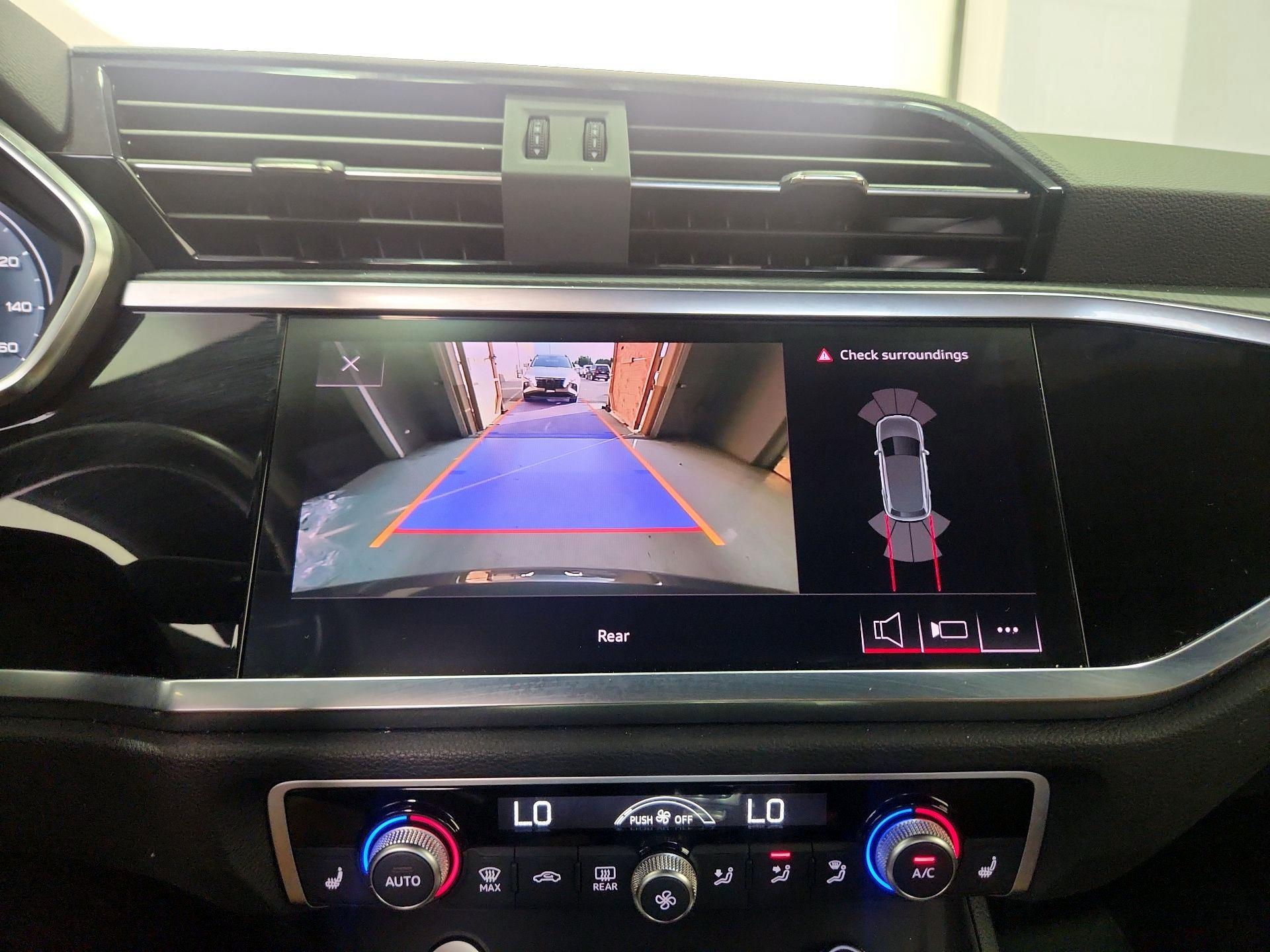 Thumbnail: 2020 Audi Q3 - 14