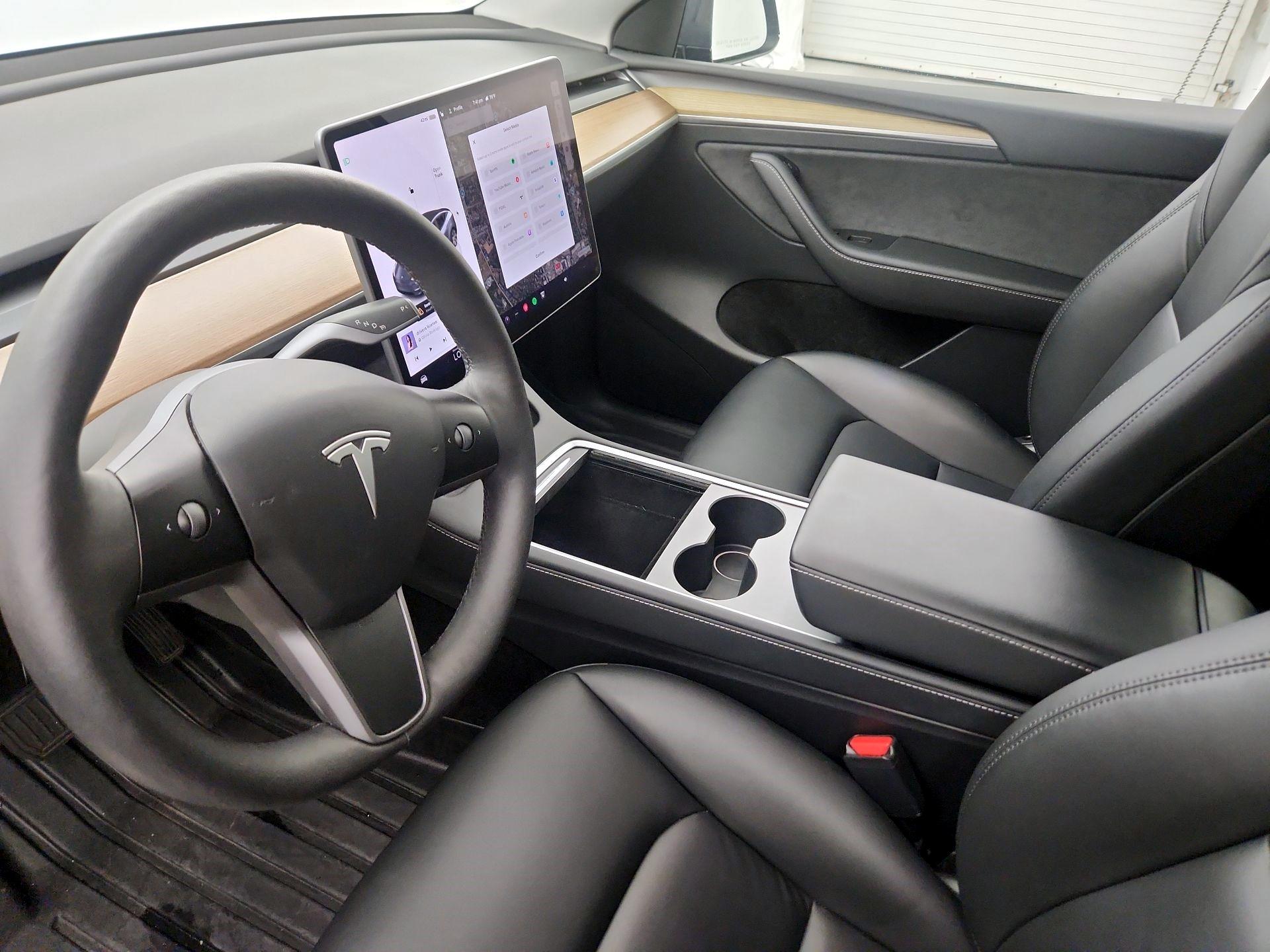 Thumbnail: 2023 Tesla Model Y - 11