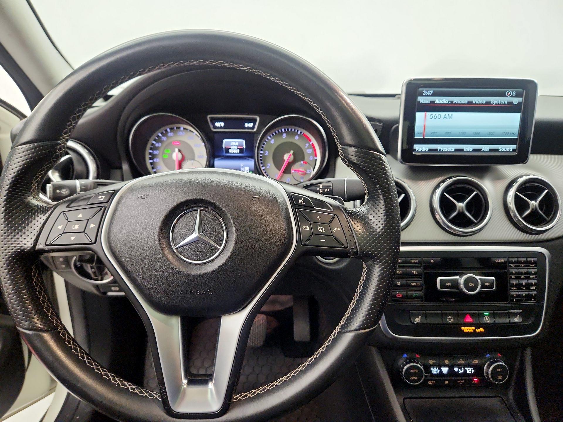 Thumbnail: 2015 Mercedes-Benz GLA - 9
