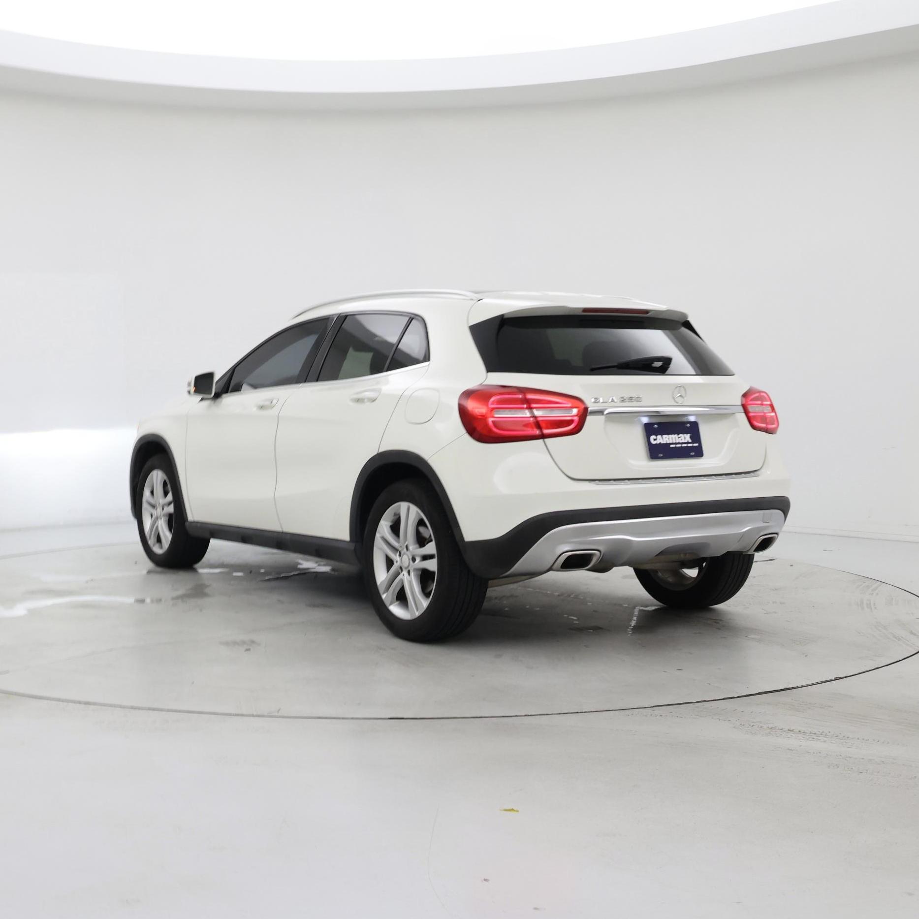 Thumbnail: 2015 Mercedes-Benz GLA - 2