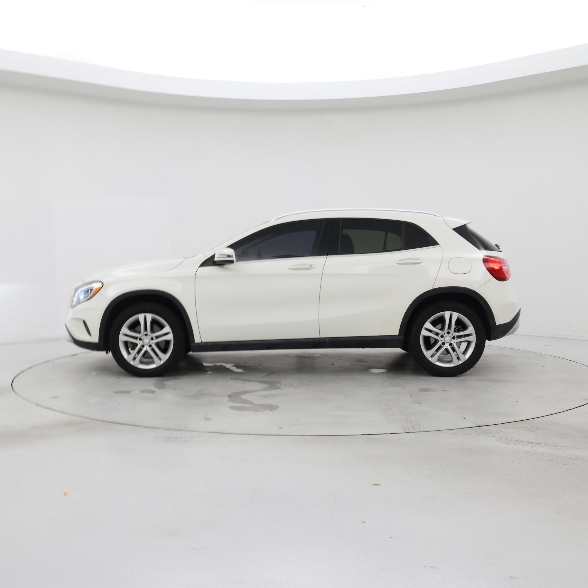 Thumbnail: 2015 Mercedes-Benz GLA - 3