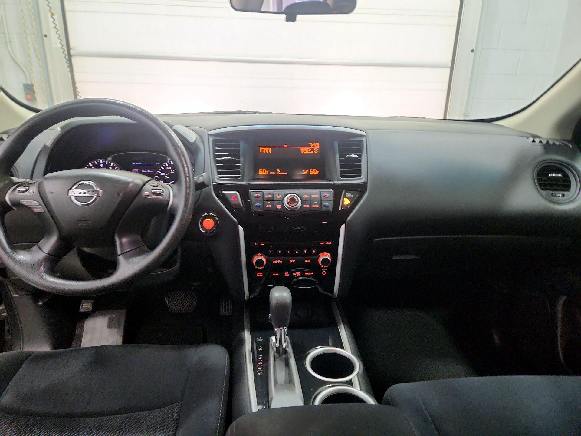 Thumbnail: 2013 Nissan Pathfinder - 9