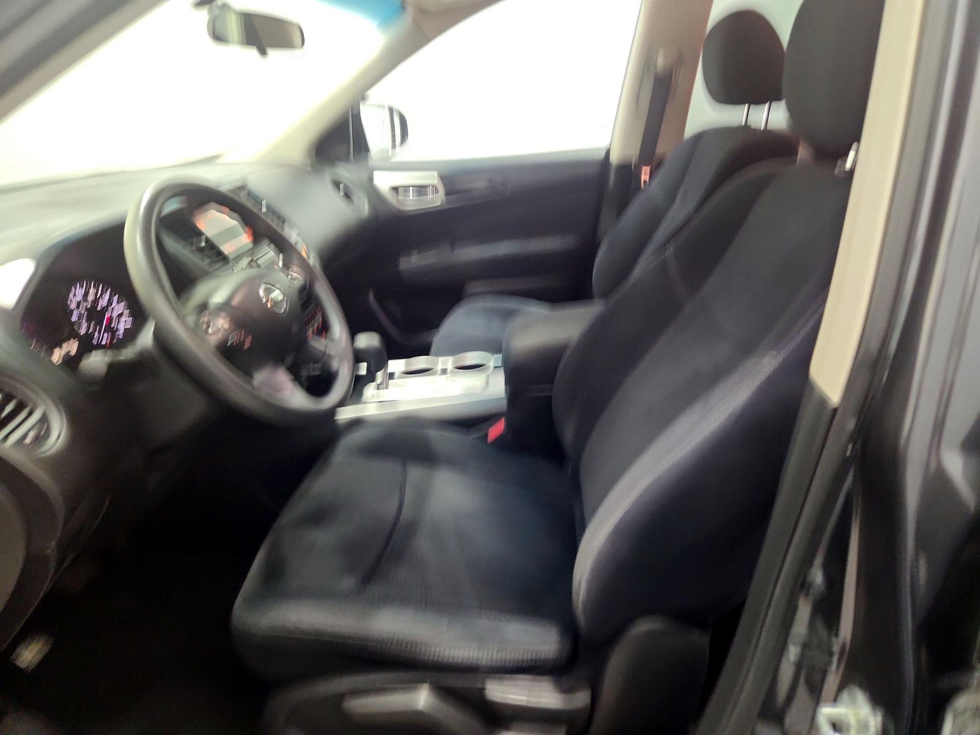 Thumbnail: 2013 Nissan Pathfinder - 11