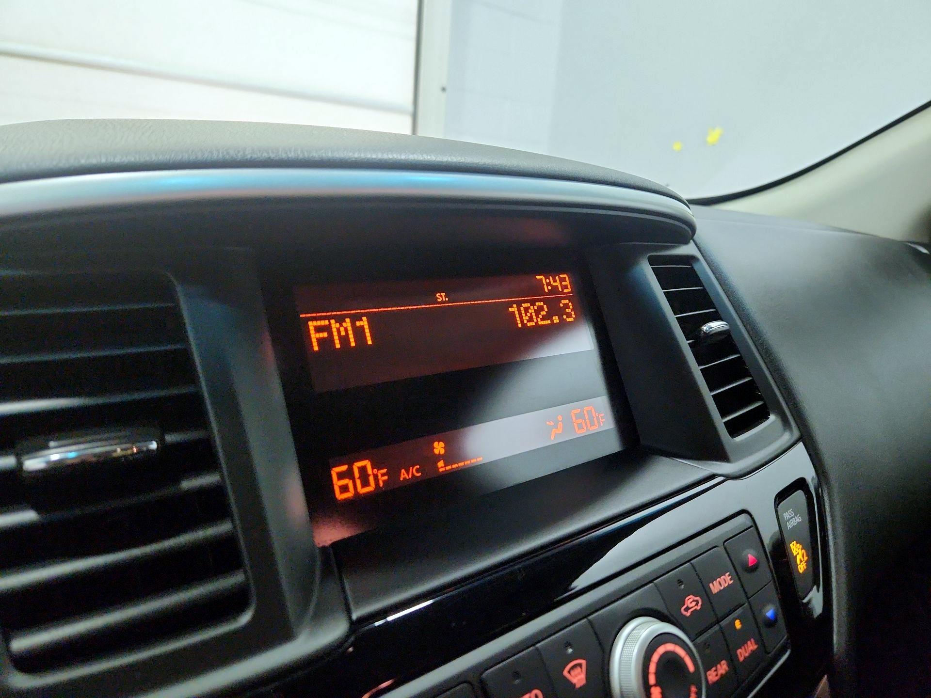 Thumbnail: 2013 Nissan Pathfinder - 14