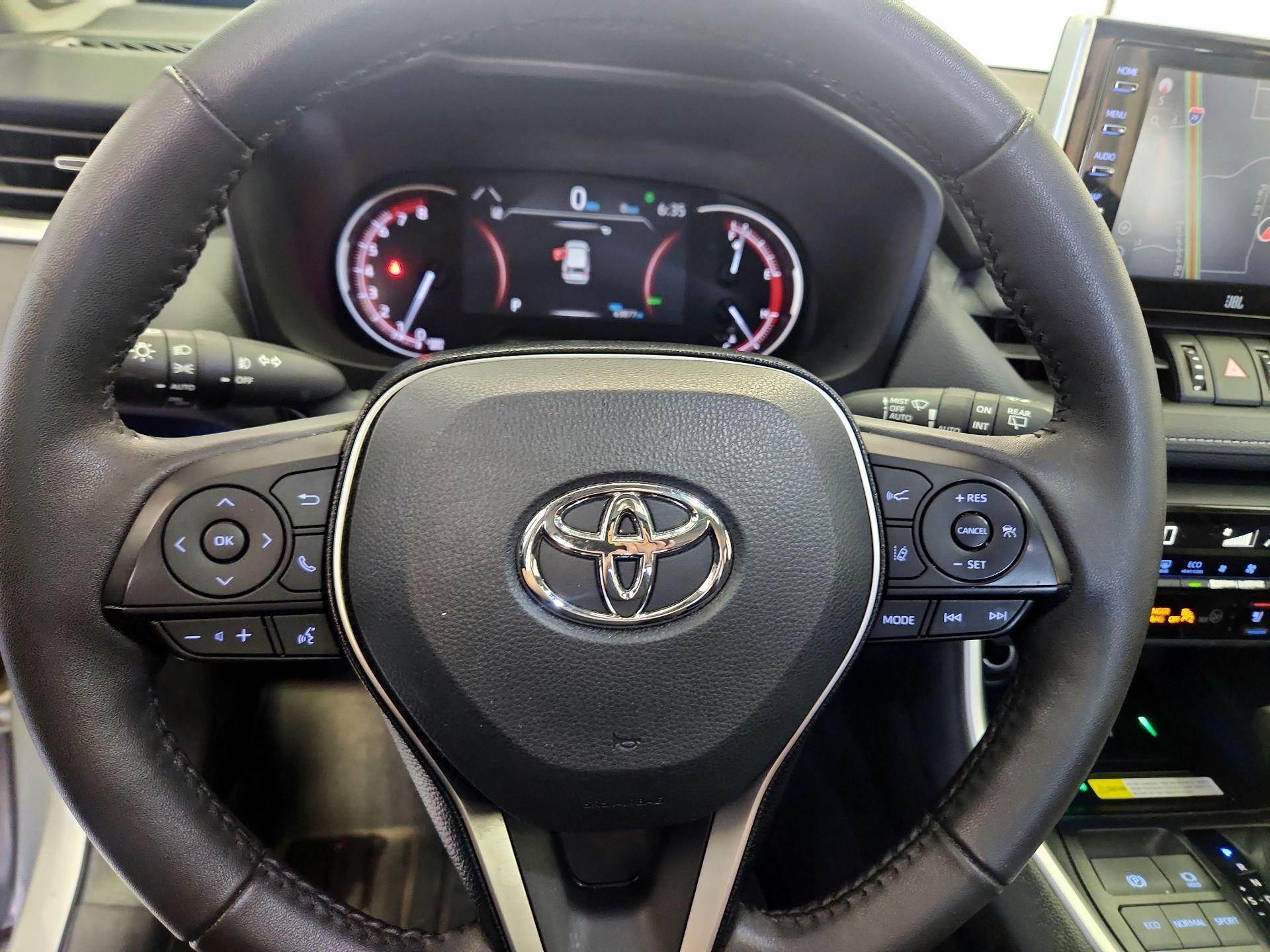 Thumbnail: 2021 Toyota RAV4 - 10