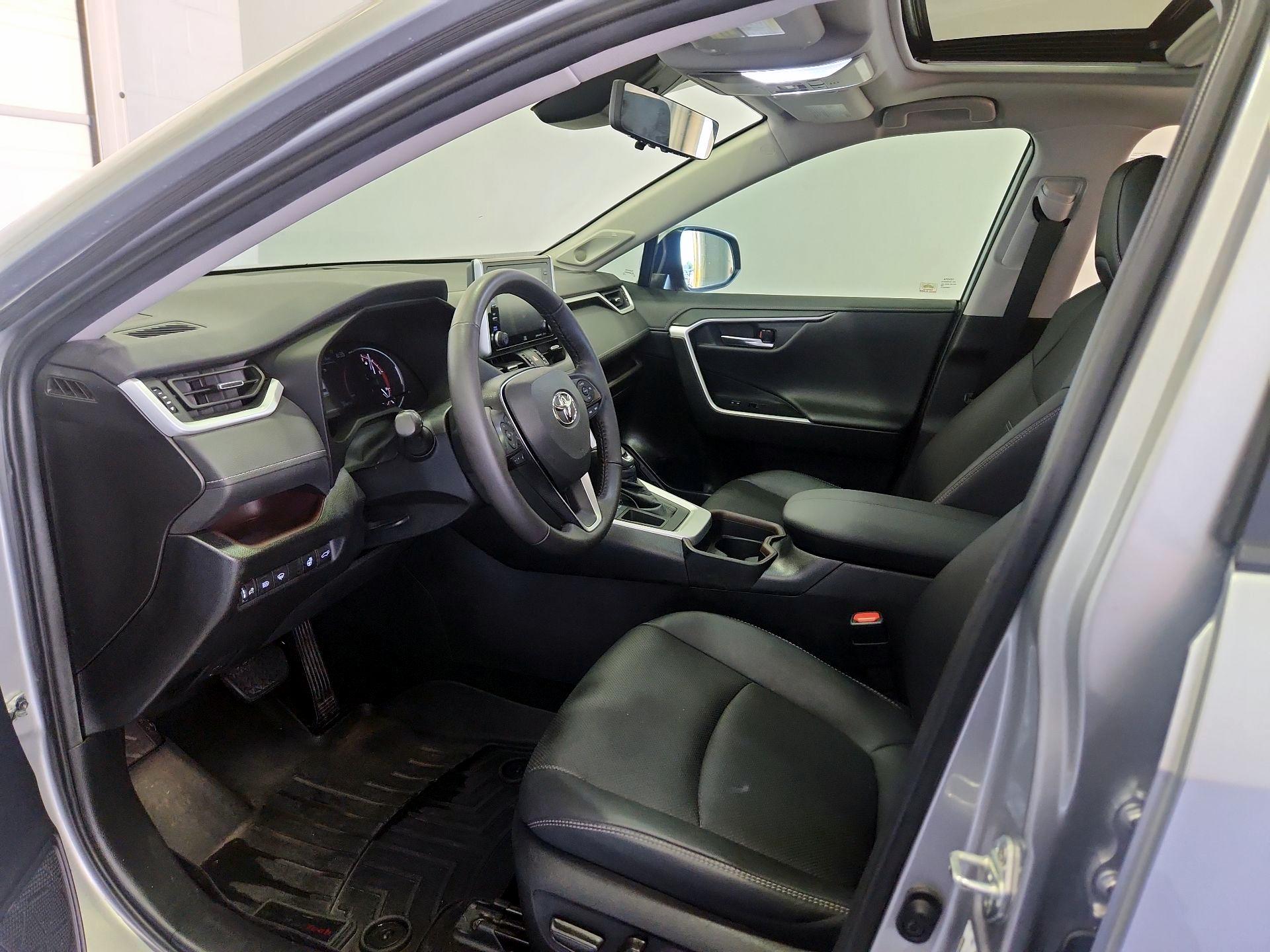 Thumbnail: 2021 Toyota RAV4 - 11