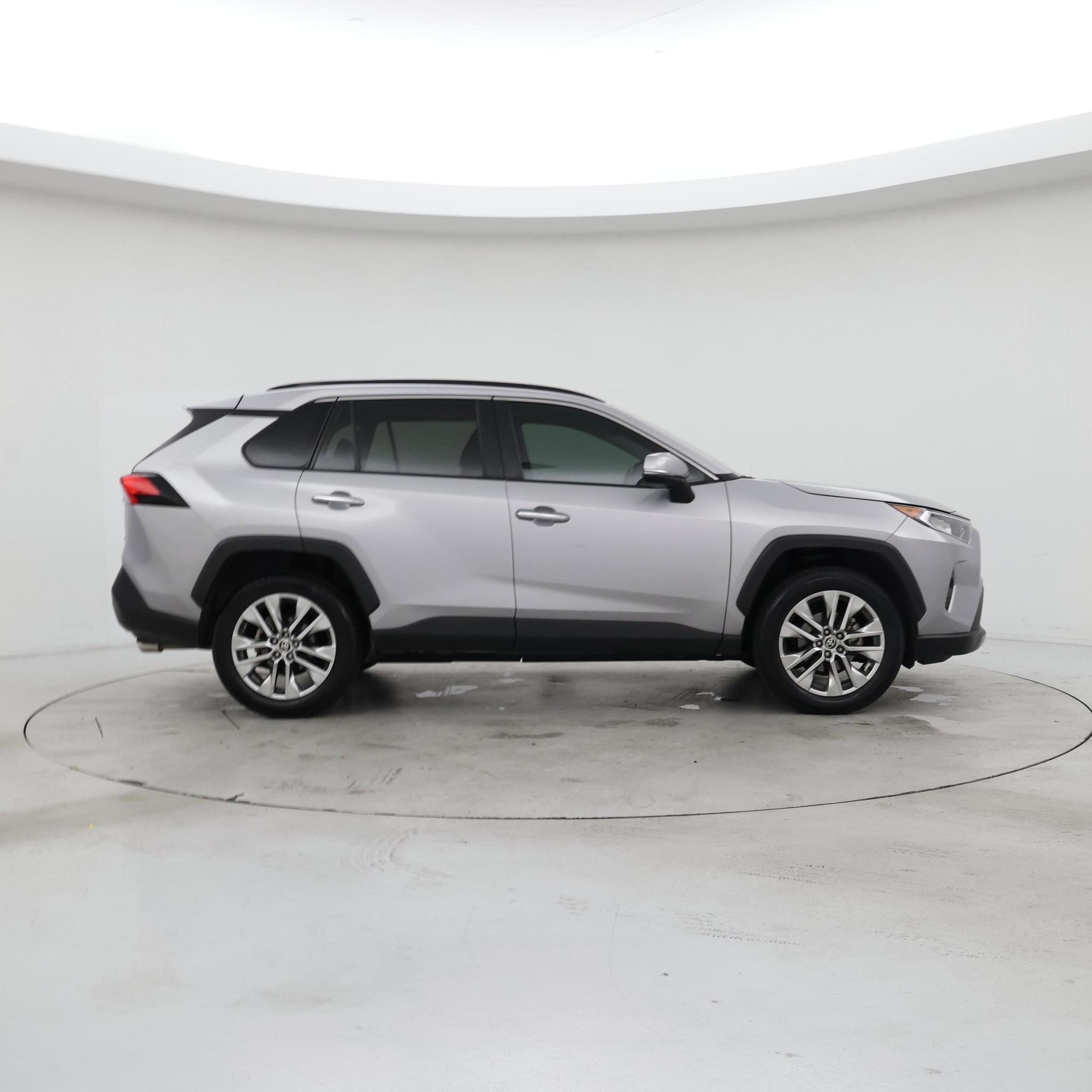 Thumbnail: 2021 Toyota RAV4 - 7