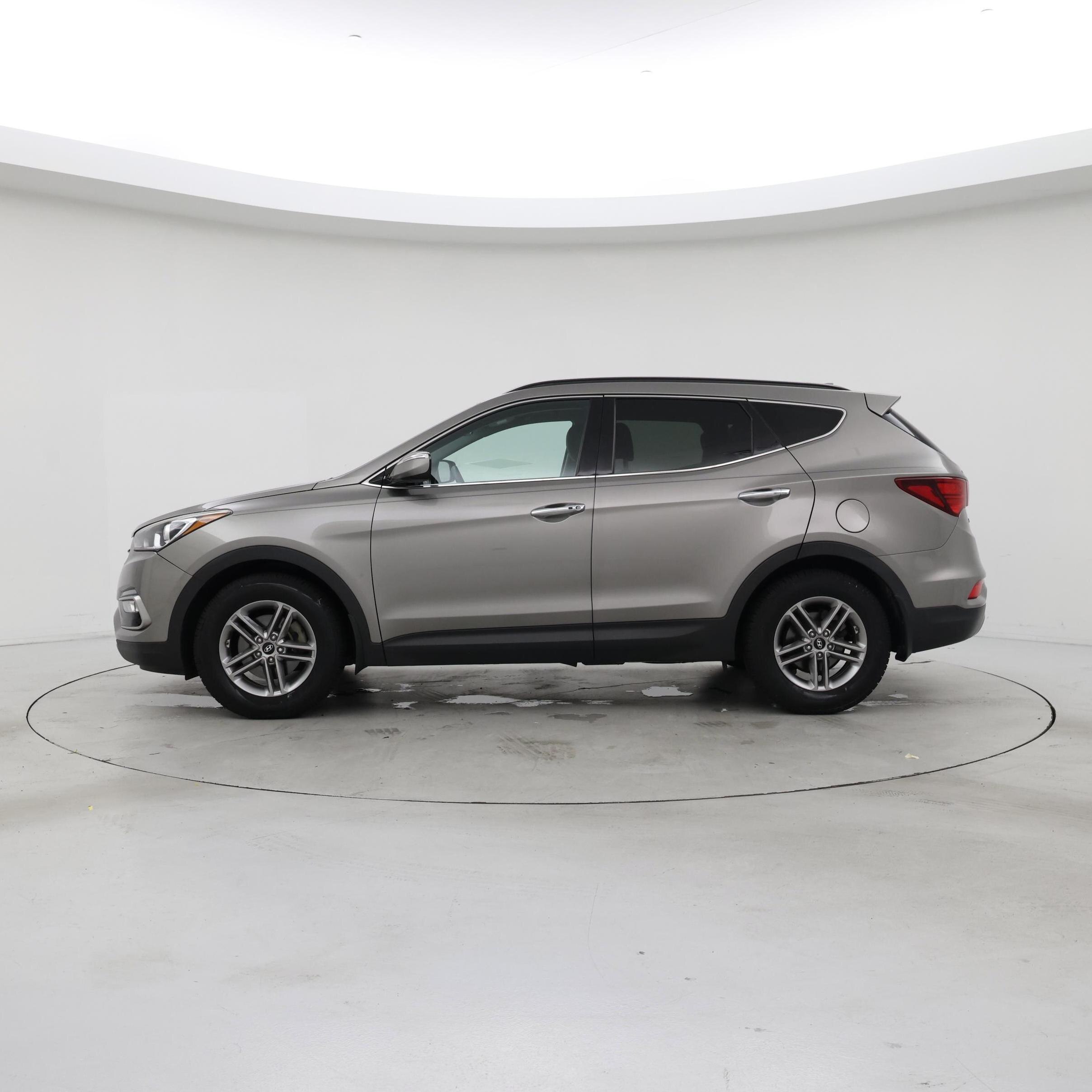 Thumbnail: 2018 Hyundai Santa Fe - 3