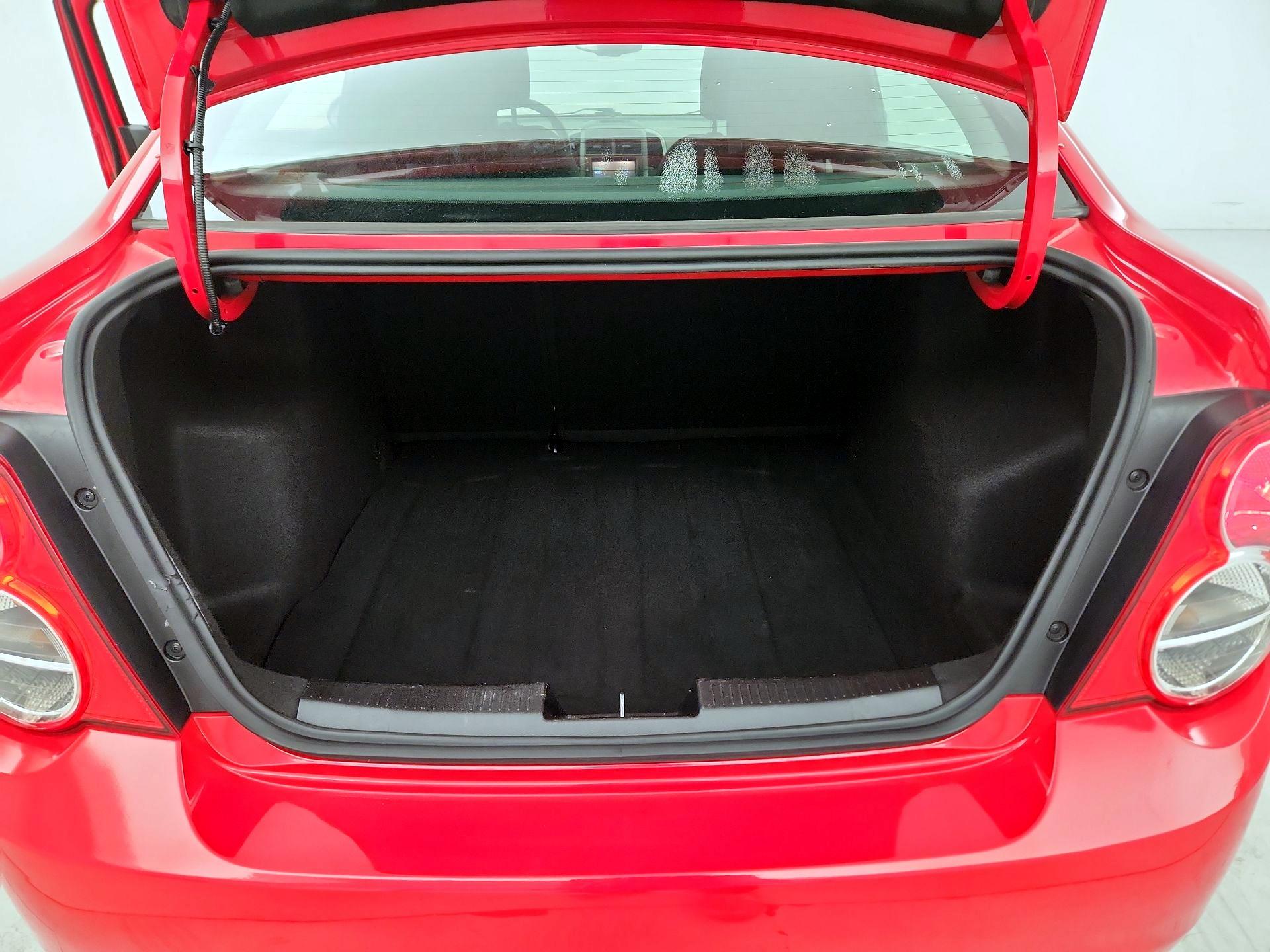 Thumbnail: 2014 Chevrolet Sonic - 19