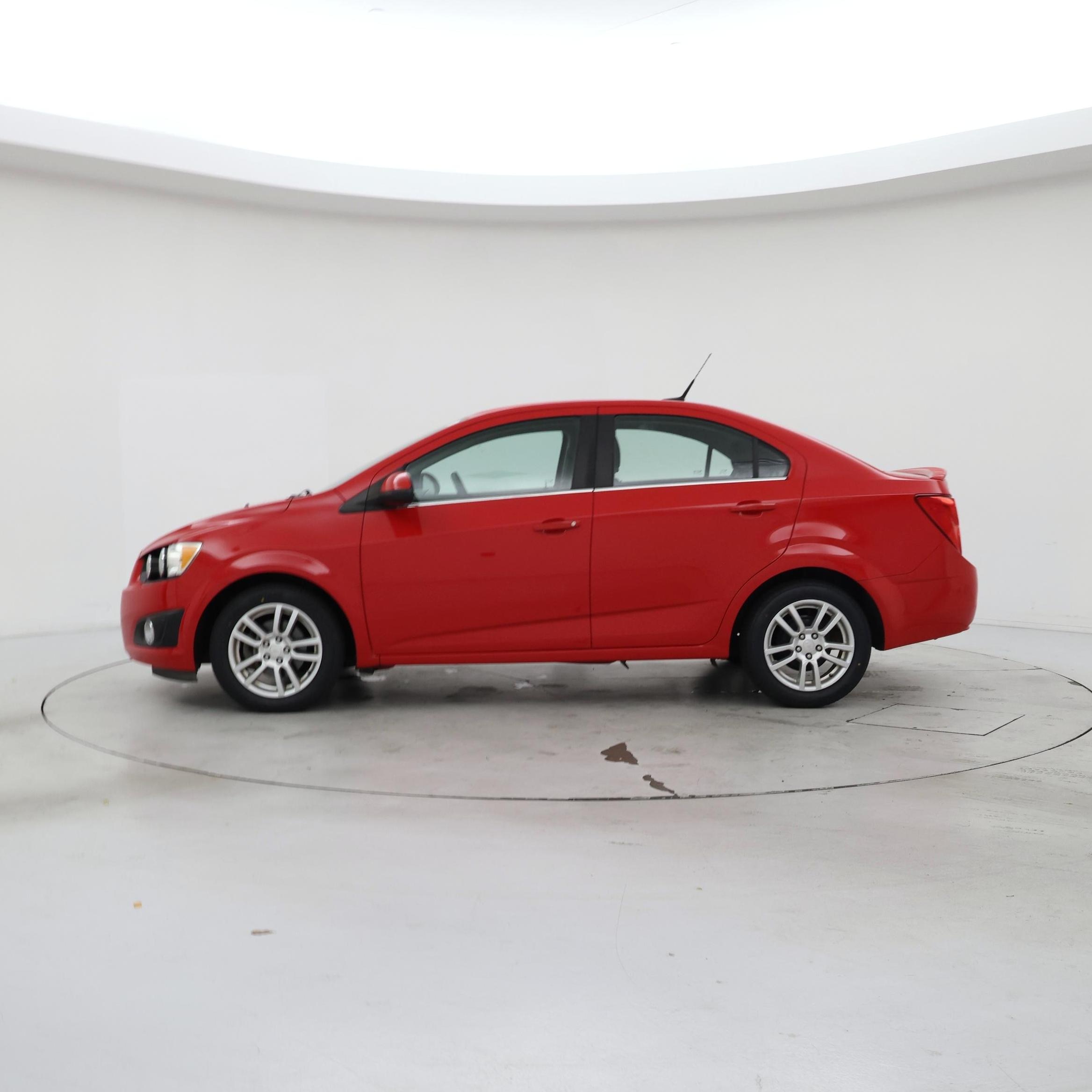 Thumbnail: 2014 Chevrolet Sonic - 3