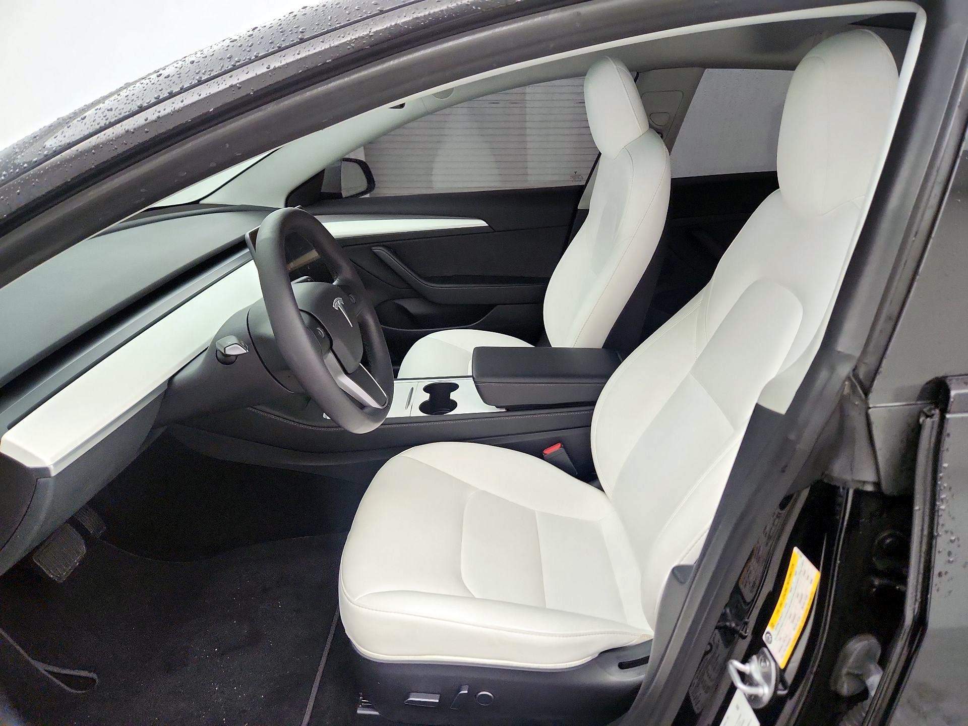 Thumbnail: 2023 Tesla Model 3 - 11