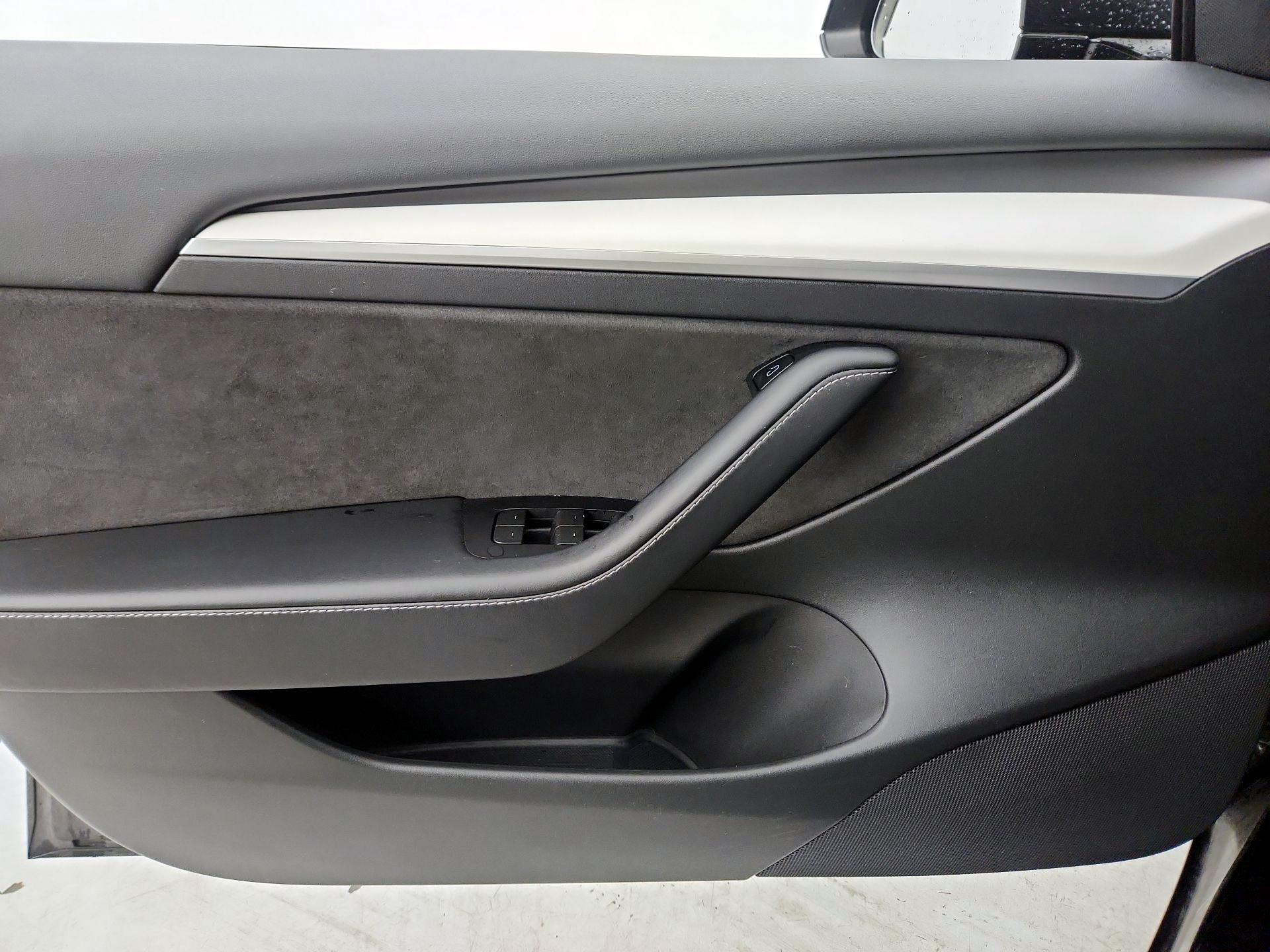Thumbnail: 2023 Tesla Model 3 - 12