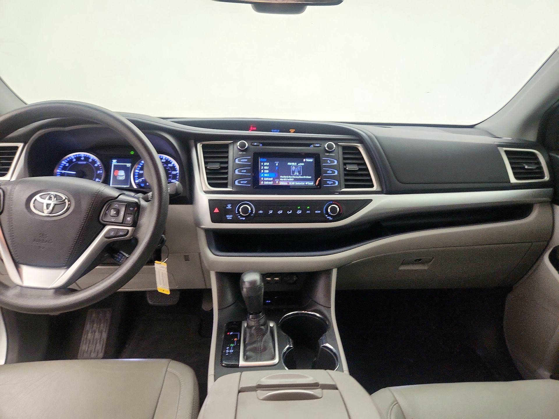 Thumbnail: 2019 Toyota Highlander - 9