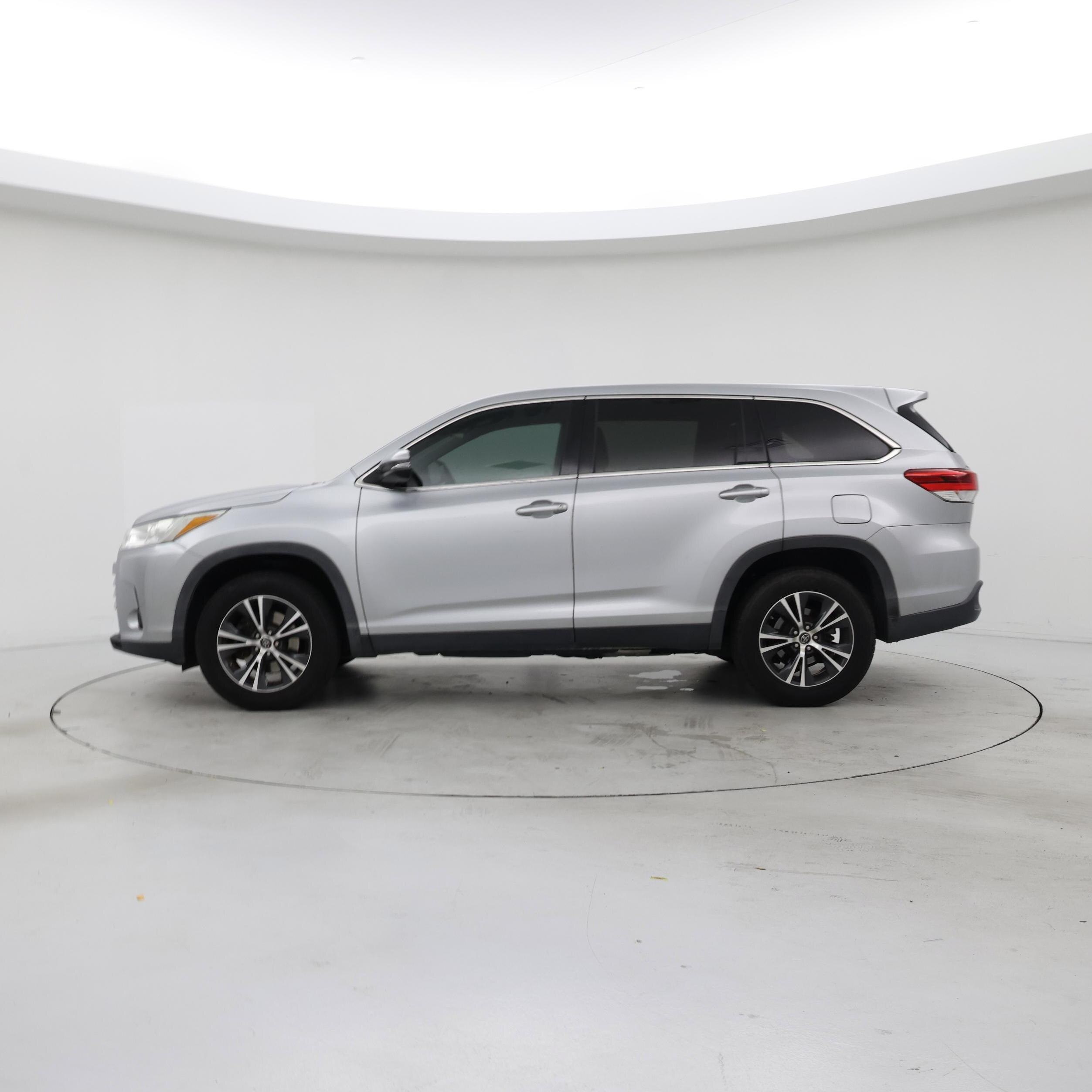Thumbnail: 2019 Toyota Highlander - 3
