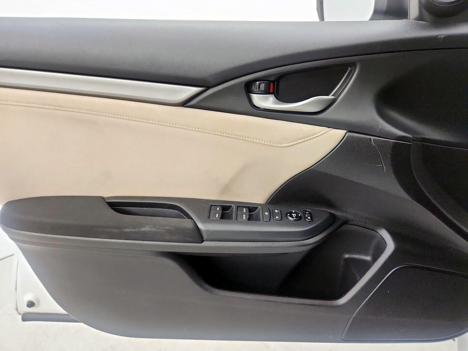 Thumbnail: 2017 Honda Civic - 12