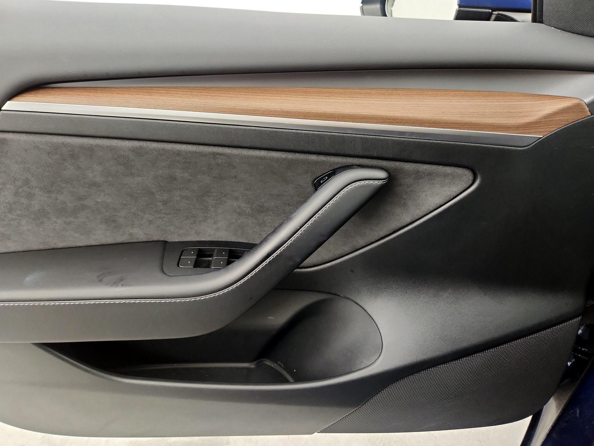Thumbnail: 2023 Tesla Model 3 - 12