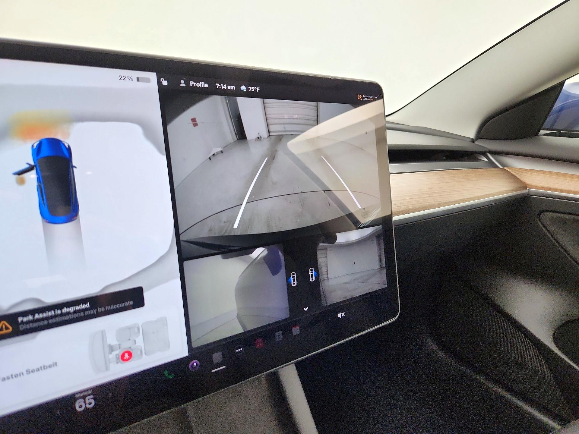 Thumbnail: 2023 Tesla Model 3 - 14