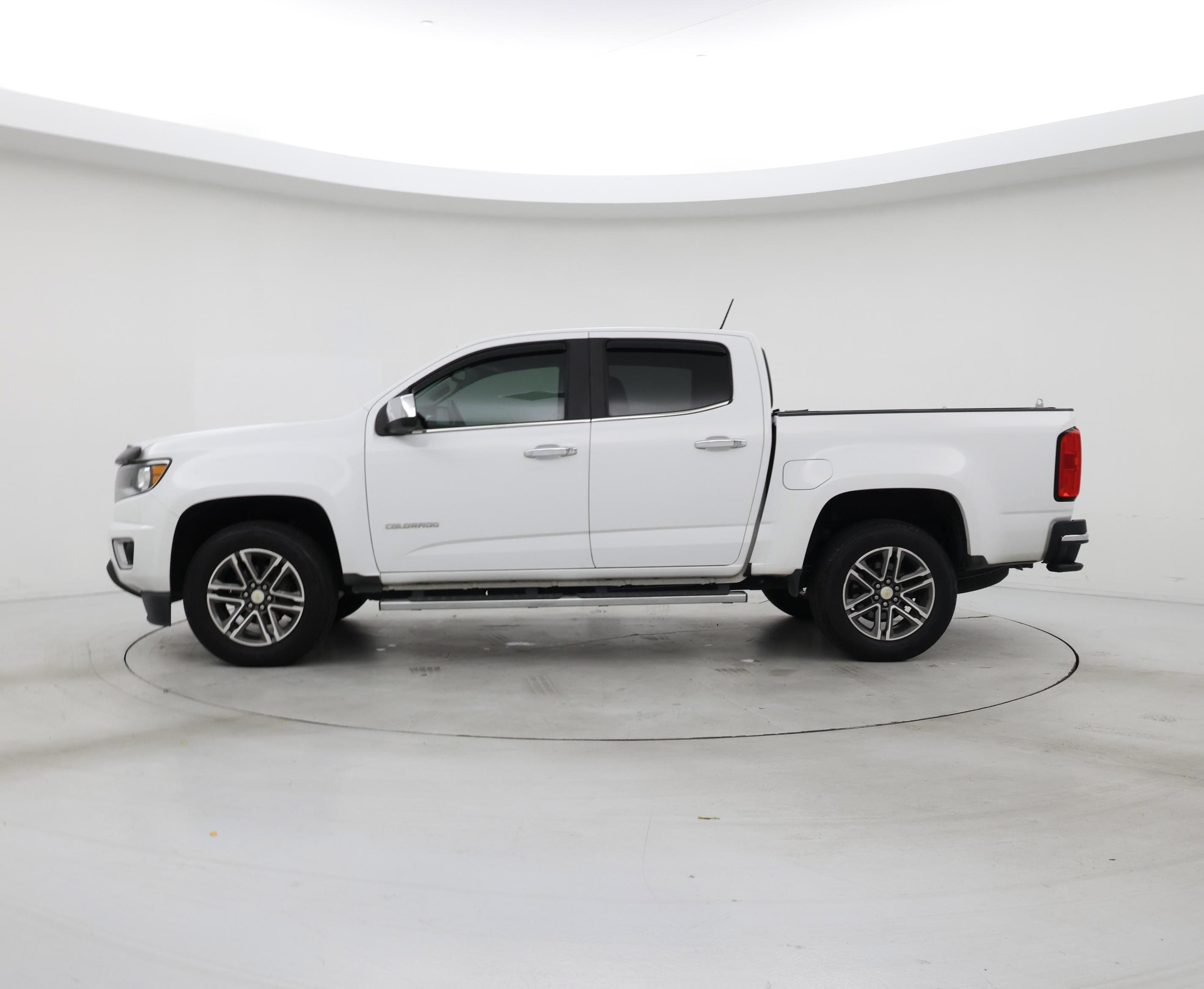 Thumbnail: 2019 Chevrolet Colorado - 3