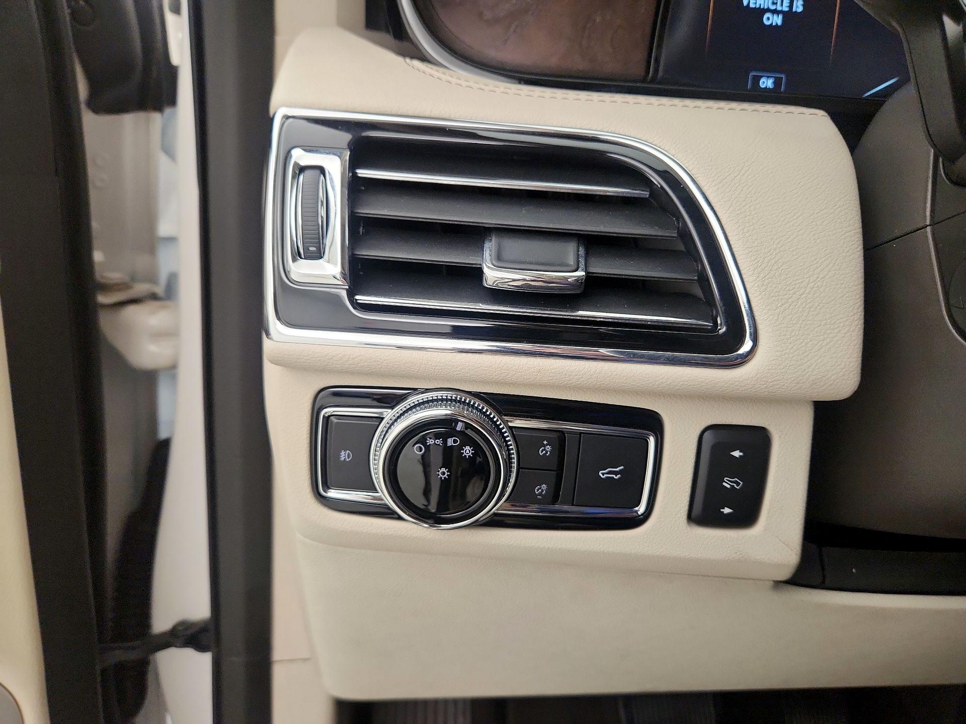 Thumbnail: 2019 Lincoln Navigator L - 13