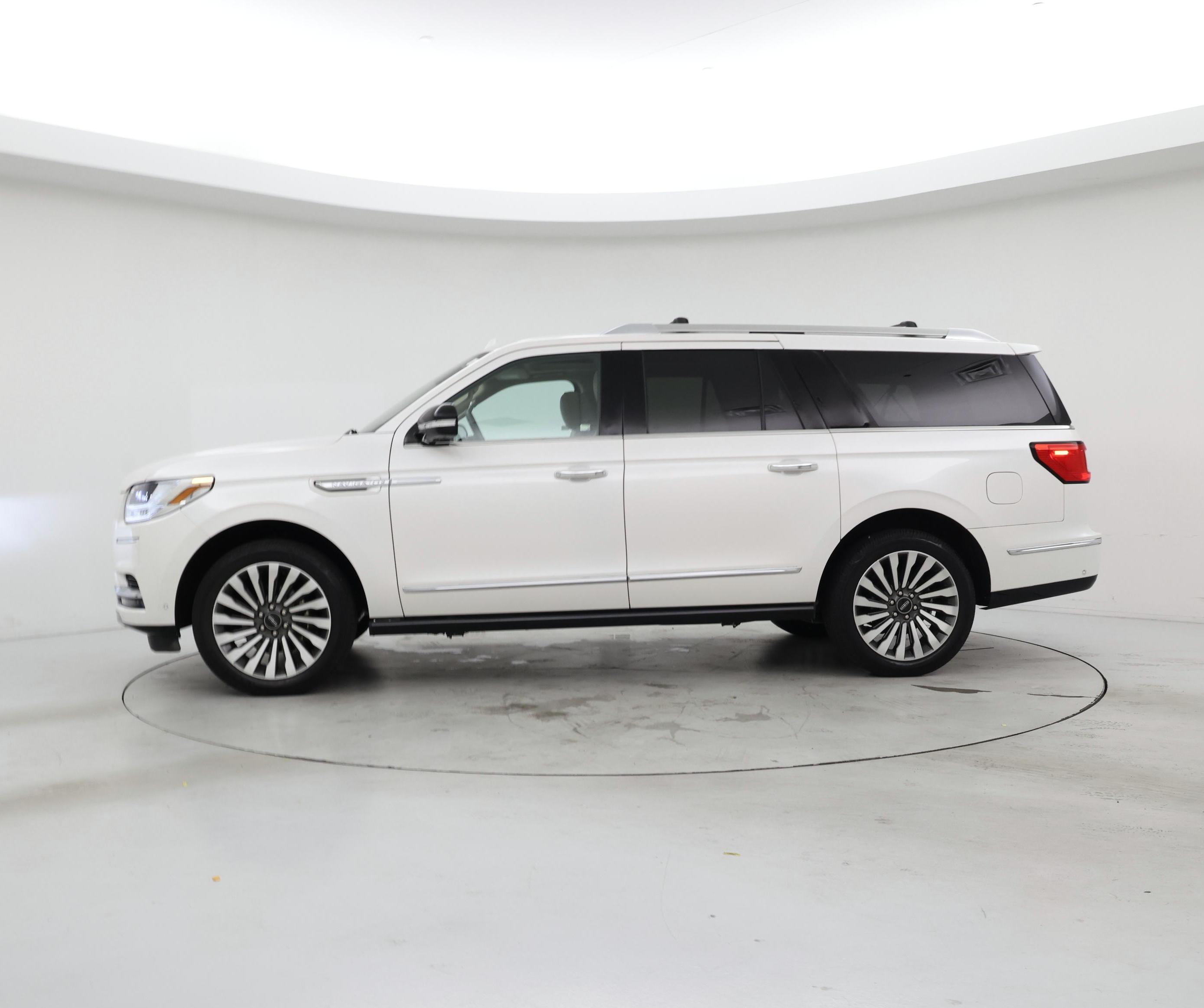 Thumbnail: 2019 Lincoln Navigator L - 3