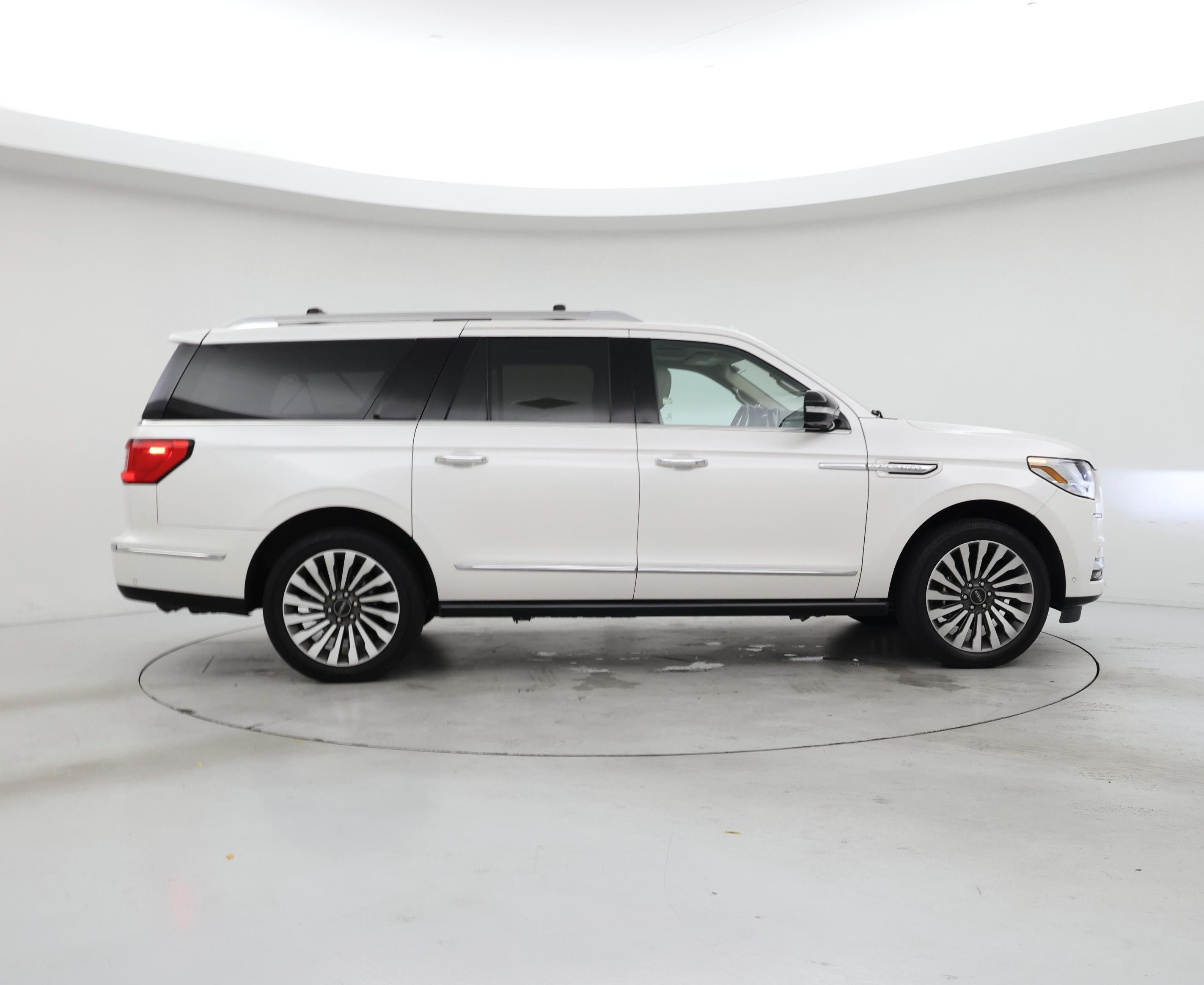 Thumbnail: 2019 Lincoln Navigator L - 7