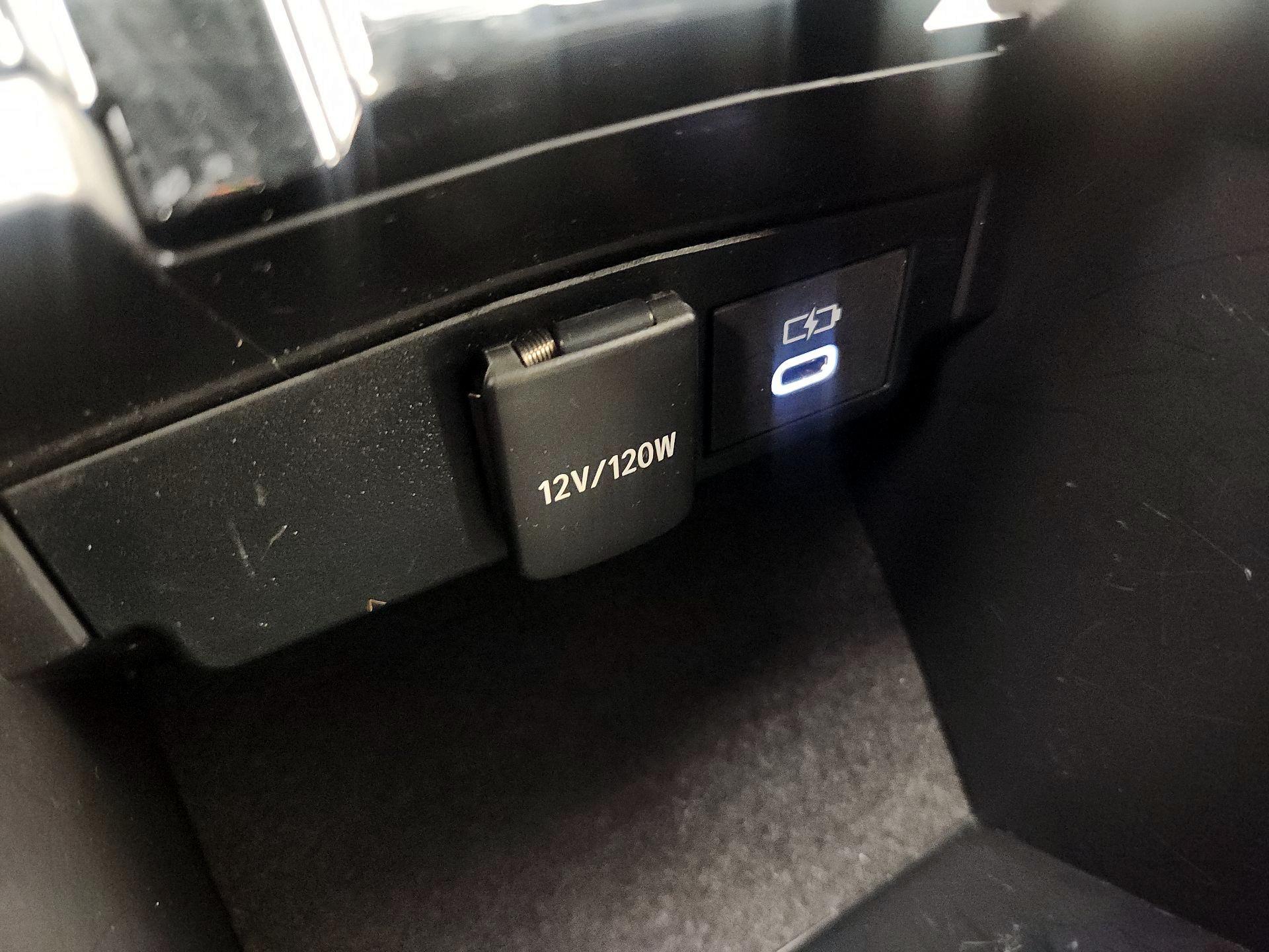 Thumbnail: 2023 Toyota Corolla - 19