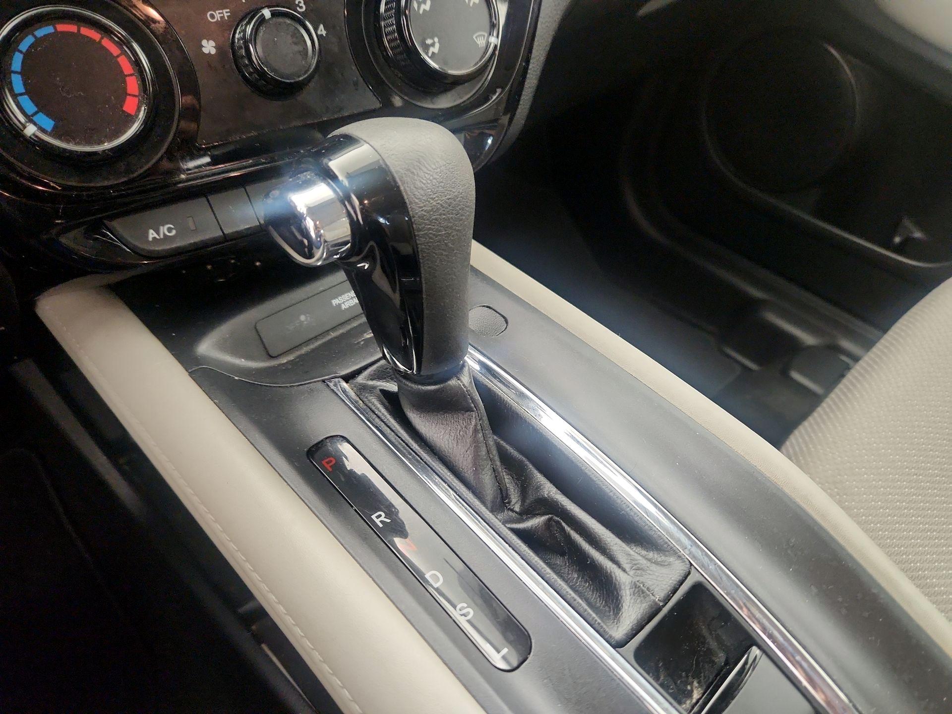 Thumbnail: 2016 Honda HR-V - 17