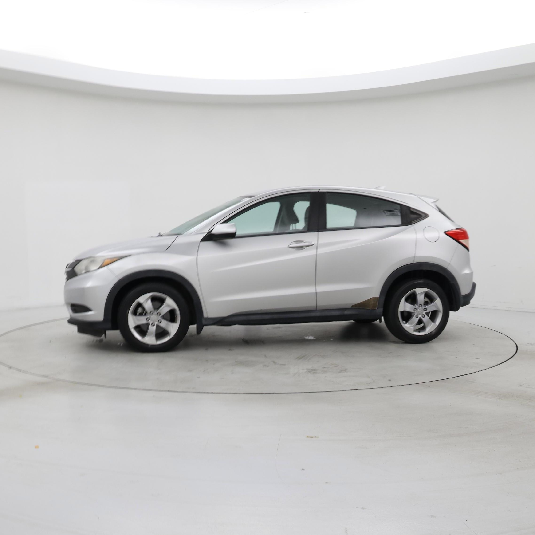 Thumbnail: 2016 Honda HR-V - 3