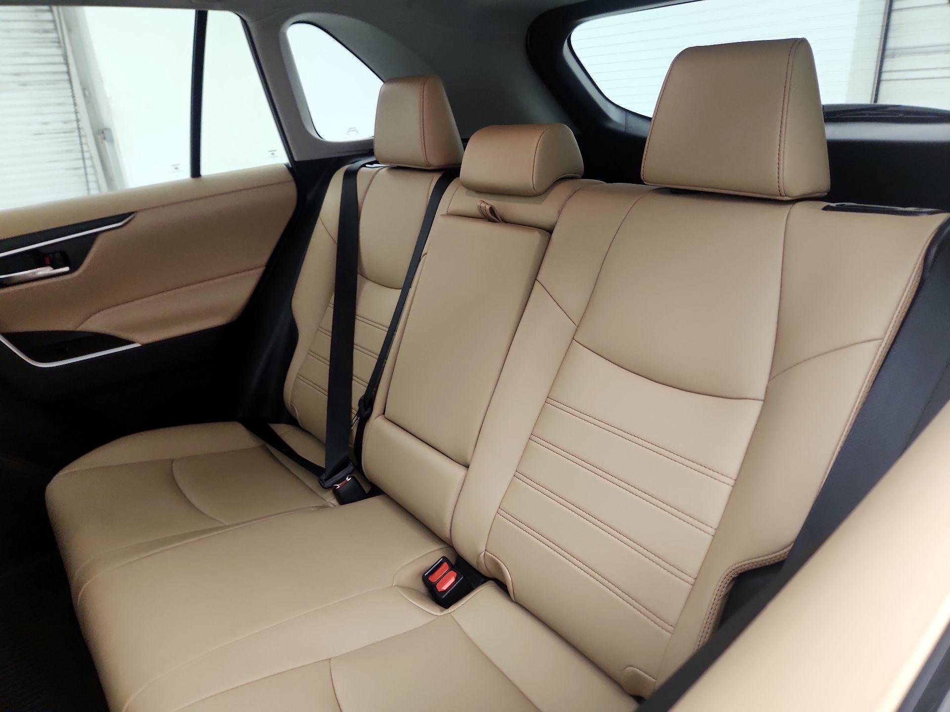 Thumbnail: 2021 Toyota RAV4 - 20