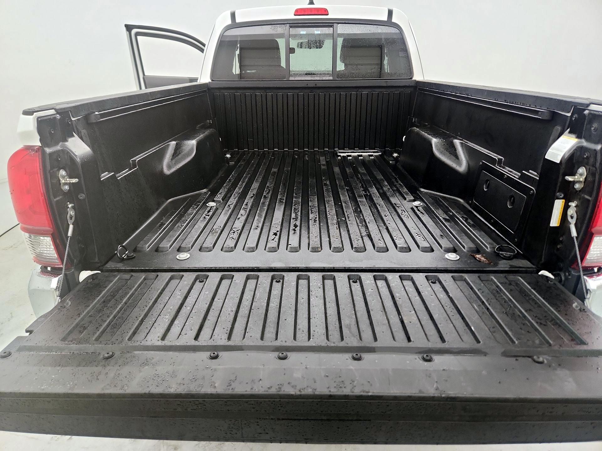 Thumbnail: 2021 Toyota Tacoma - 20