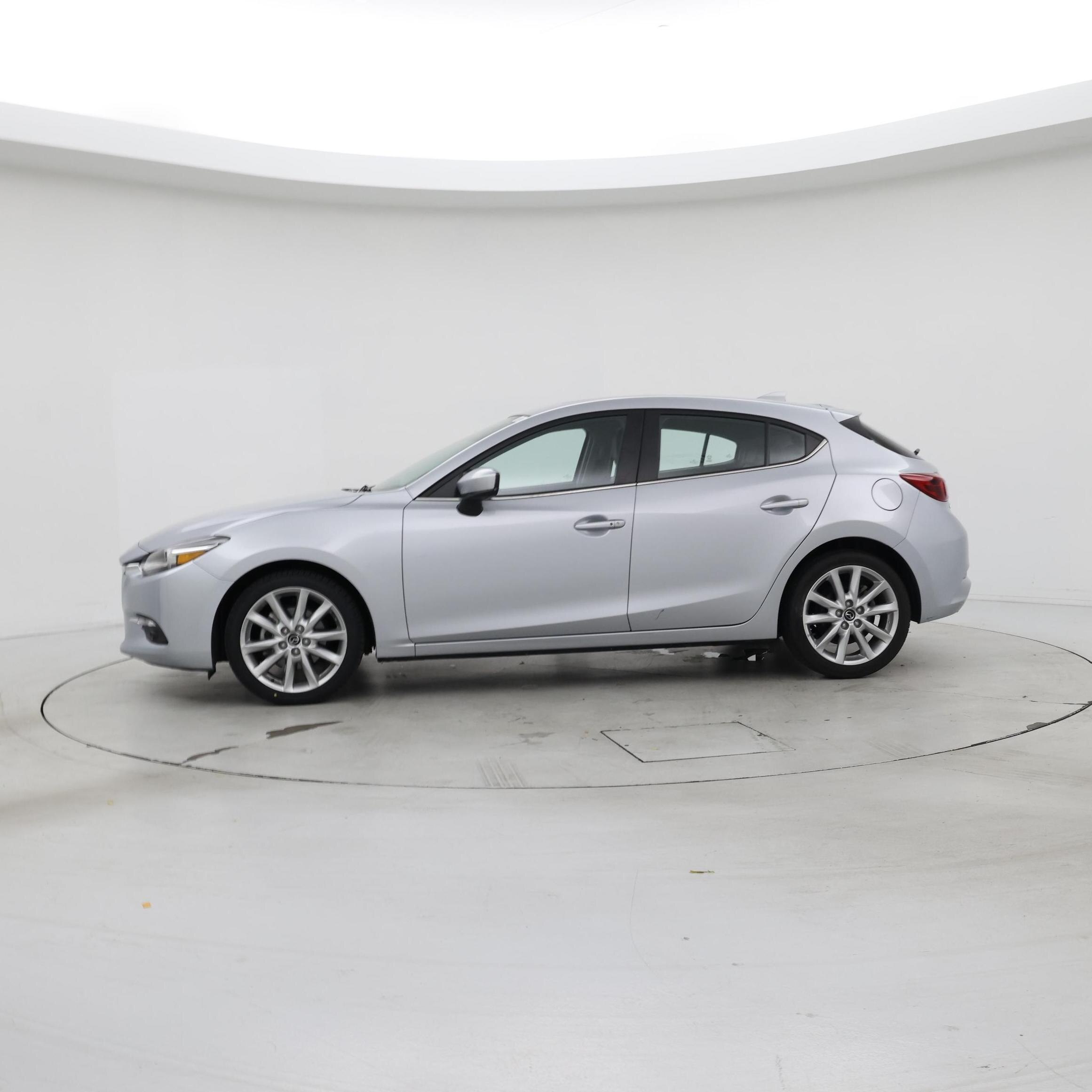 Thumbnail: 2017 Mazda Mazda3 - 3